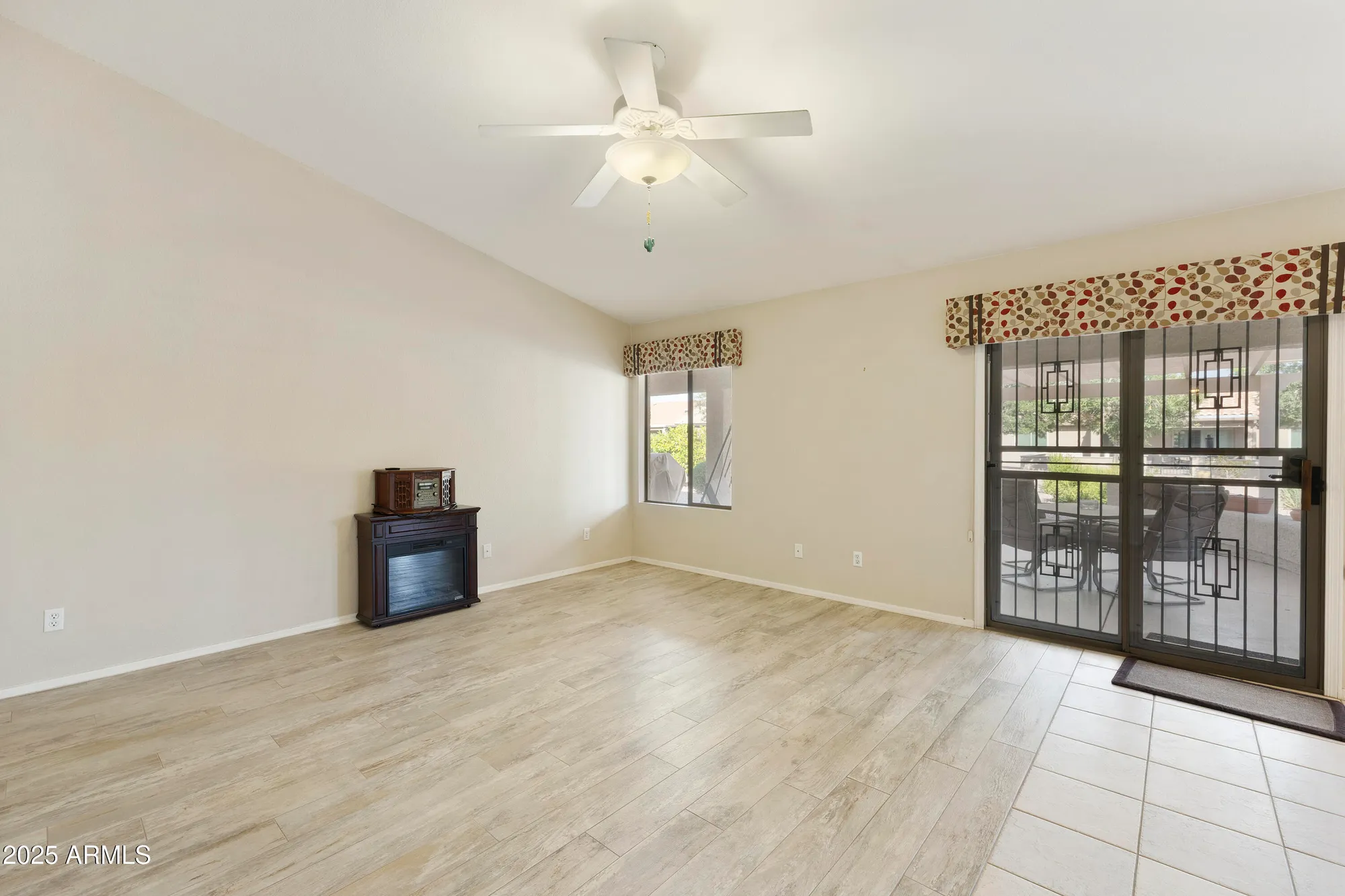 Property Slideshow image 16 of 71 | 24211 s starcrest dr, Sun Lakes, AZ, 85248