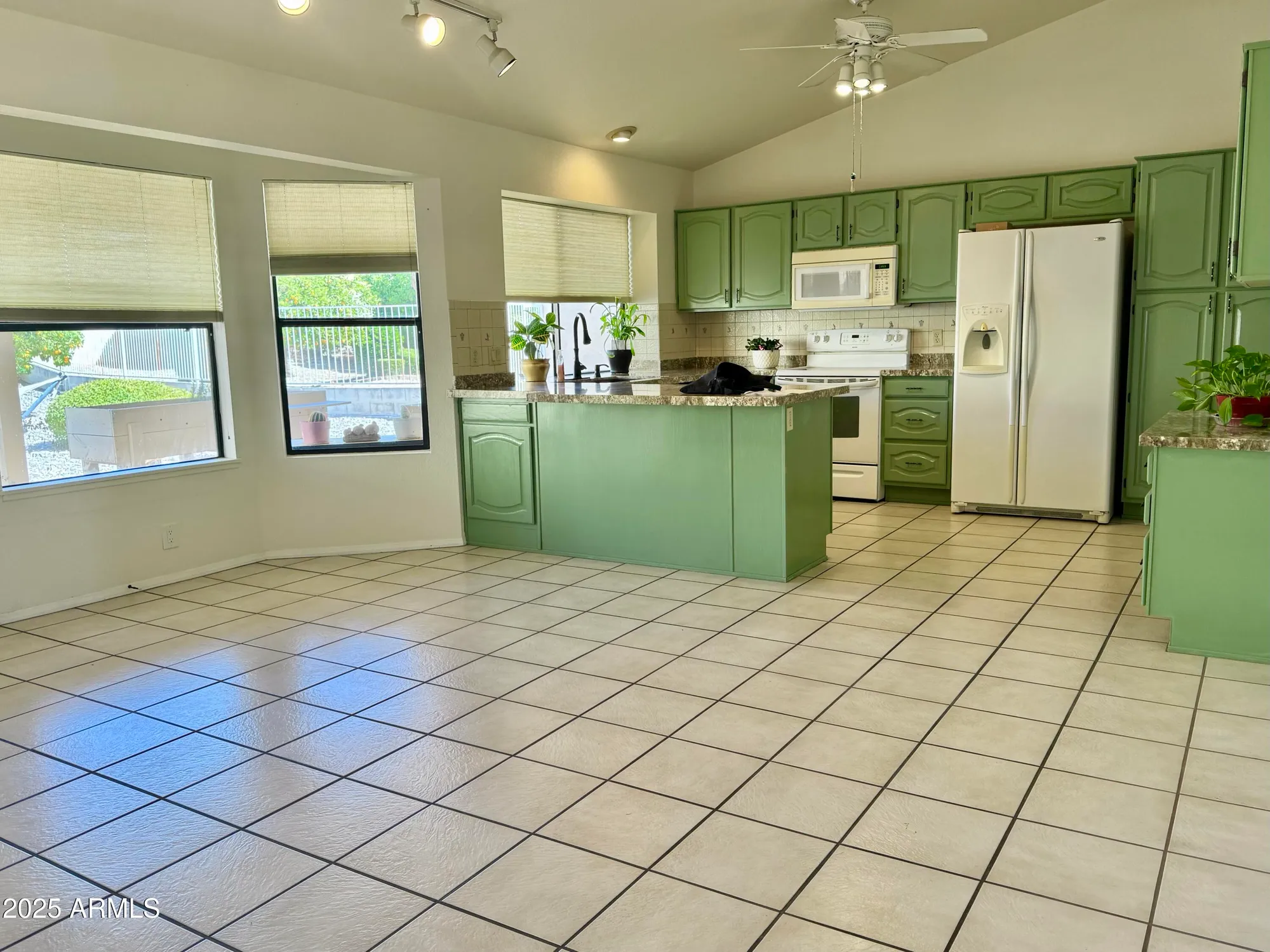 Property Slideshow image 14 of 39 | 9238 w behrend dr, Peoria, AZ, 85382