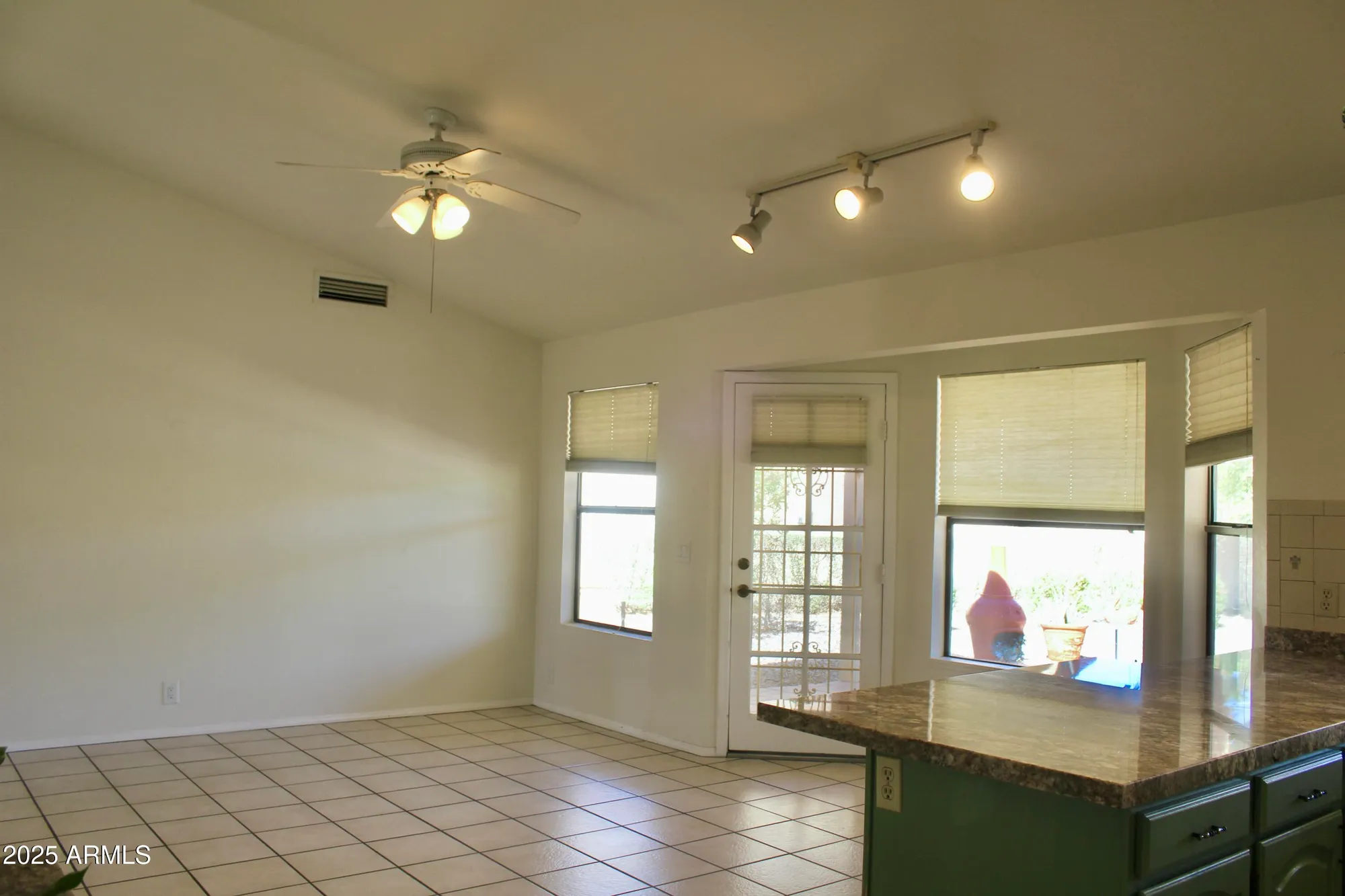 Property Slideshow image 17 of 39 | 9238 w behrend dr, Peoria, AZ, 85382