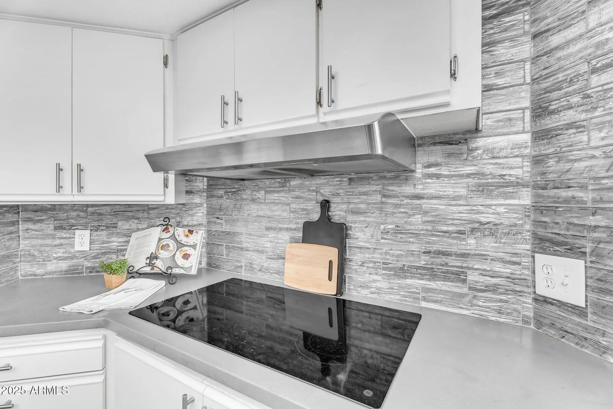 Property Slideshow image 12 of 56 | 654 s 83rd way, Mesa, AZ, 85208