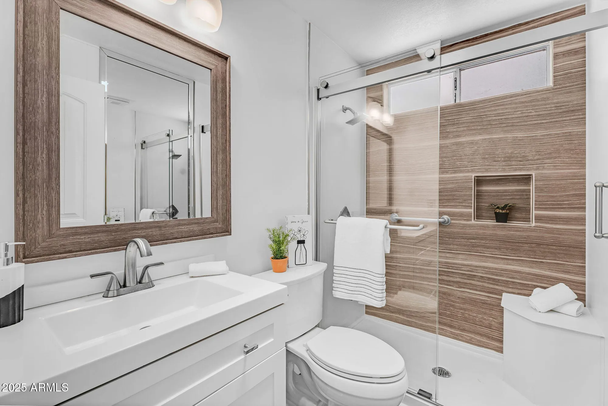 Property Slideshow image 19 of 56 | 654 s 83rd way, Mesa, AZ, 85208