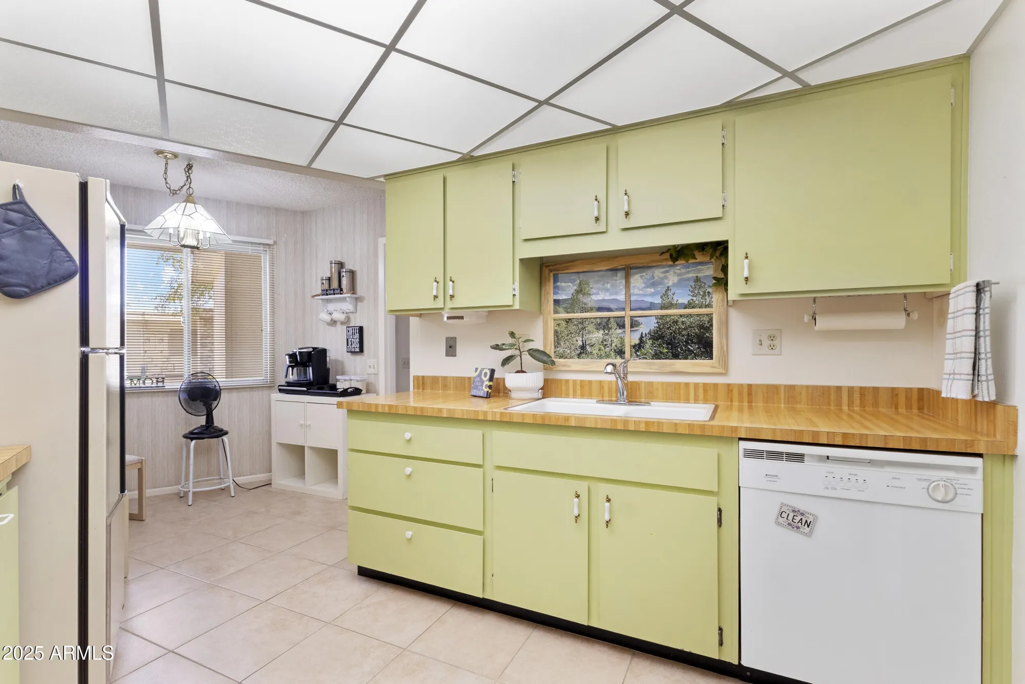 Property Slideshow image 9 of 27 | 10140 w campana dr, Sun City, AZ, 85351