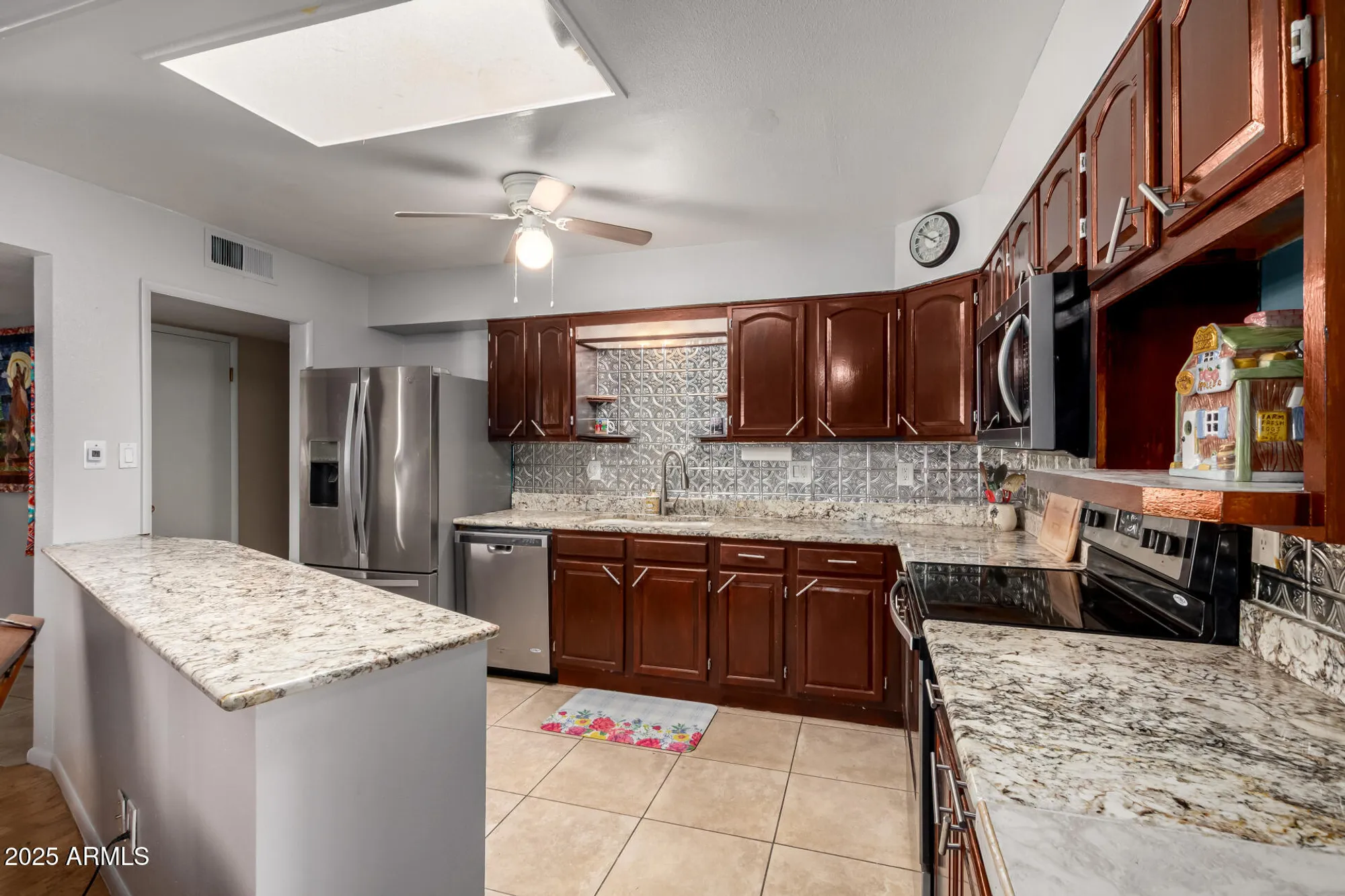 Property Slideshow image 13 of 26 | 10929 w oakmont dr, Sun City, AZ, 85351