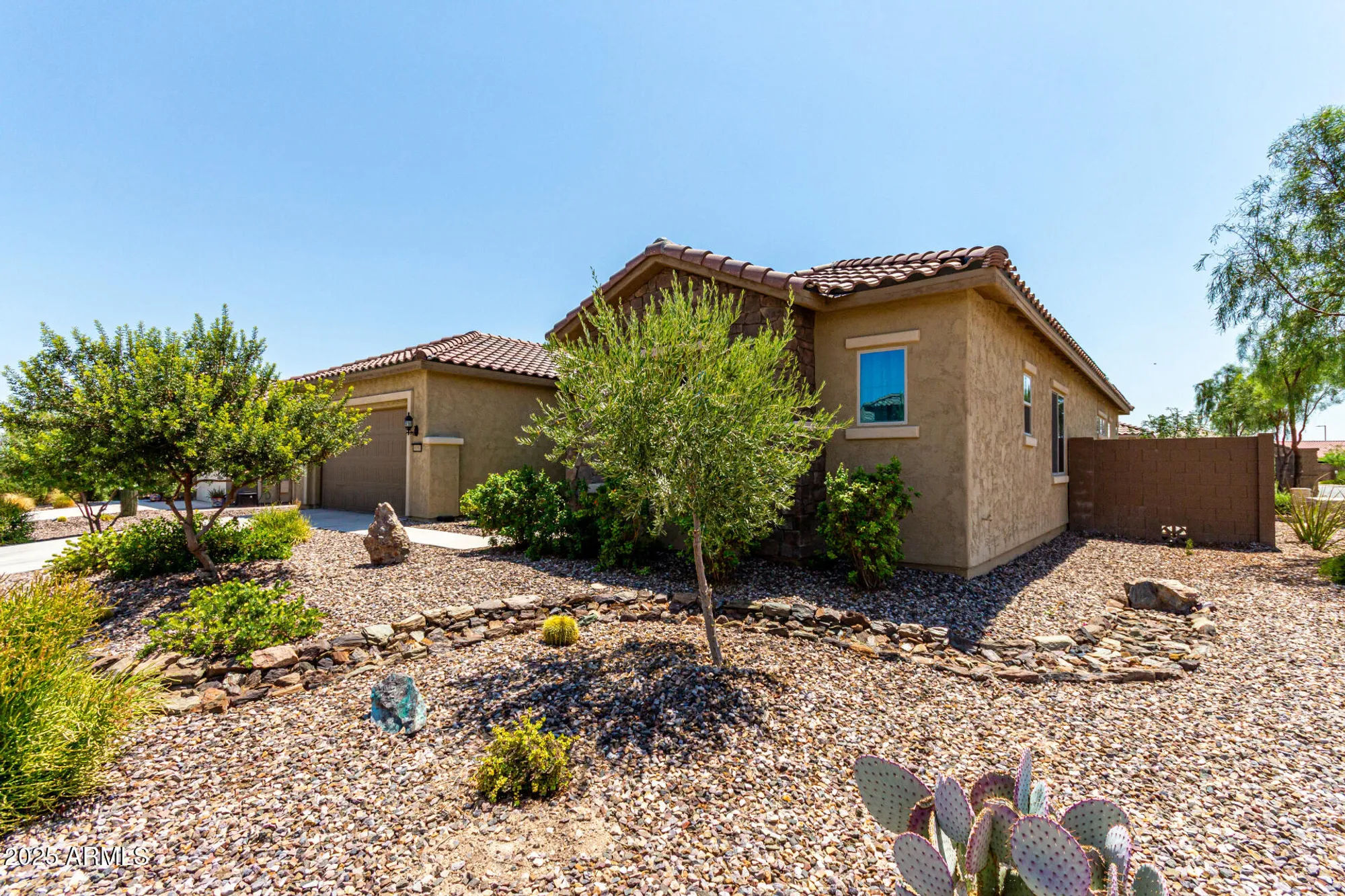 Property Slideshow image 6 of 72 | 8197 w merriweather way, Florence, AZ, 85132