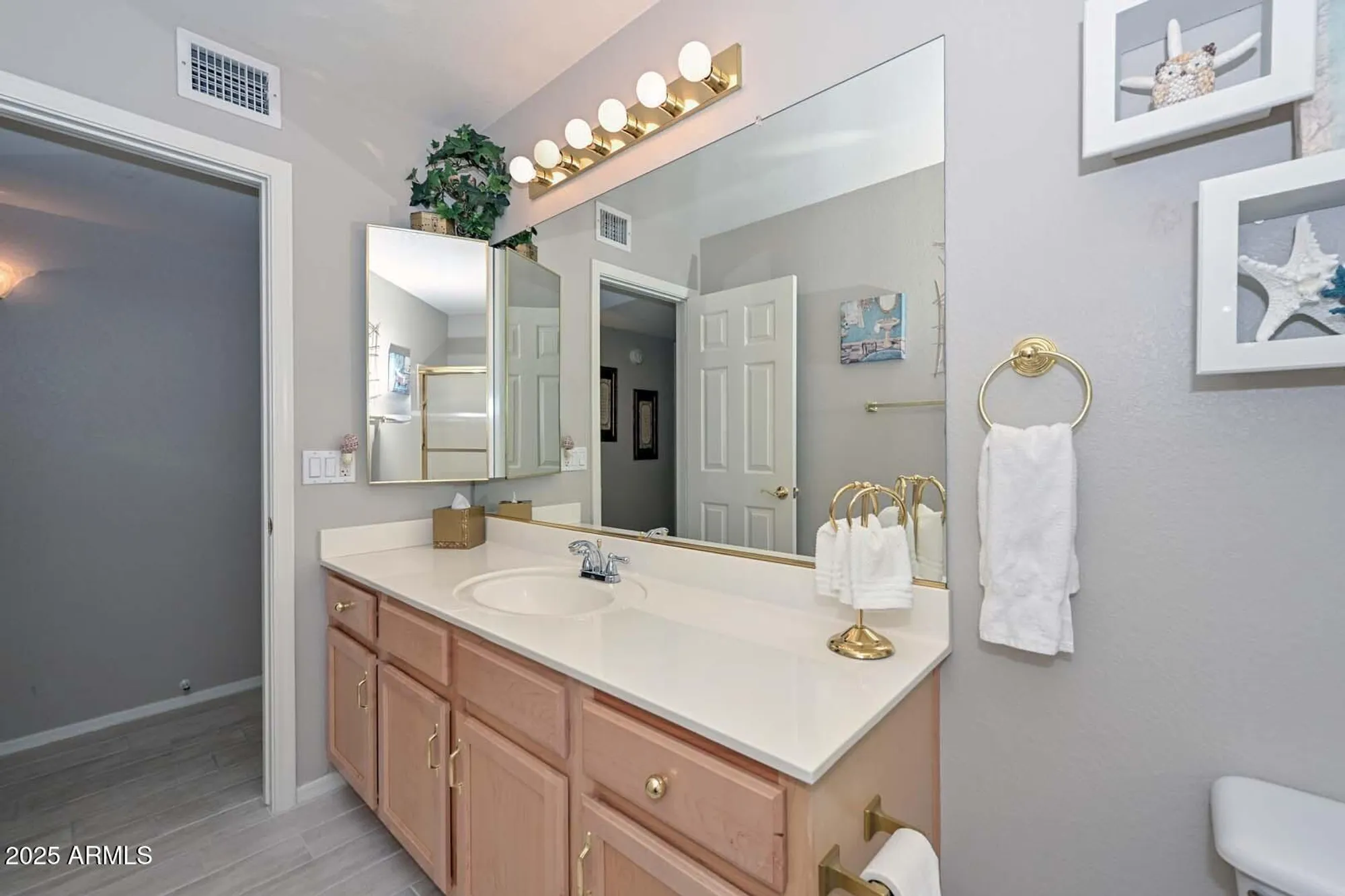 Property Slideshow image 27 of 33 | 19405 n 83rd dr, Peoria, AZ, 85382