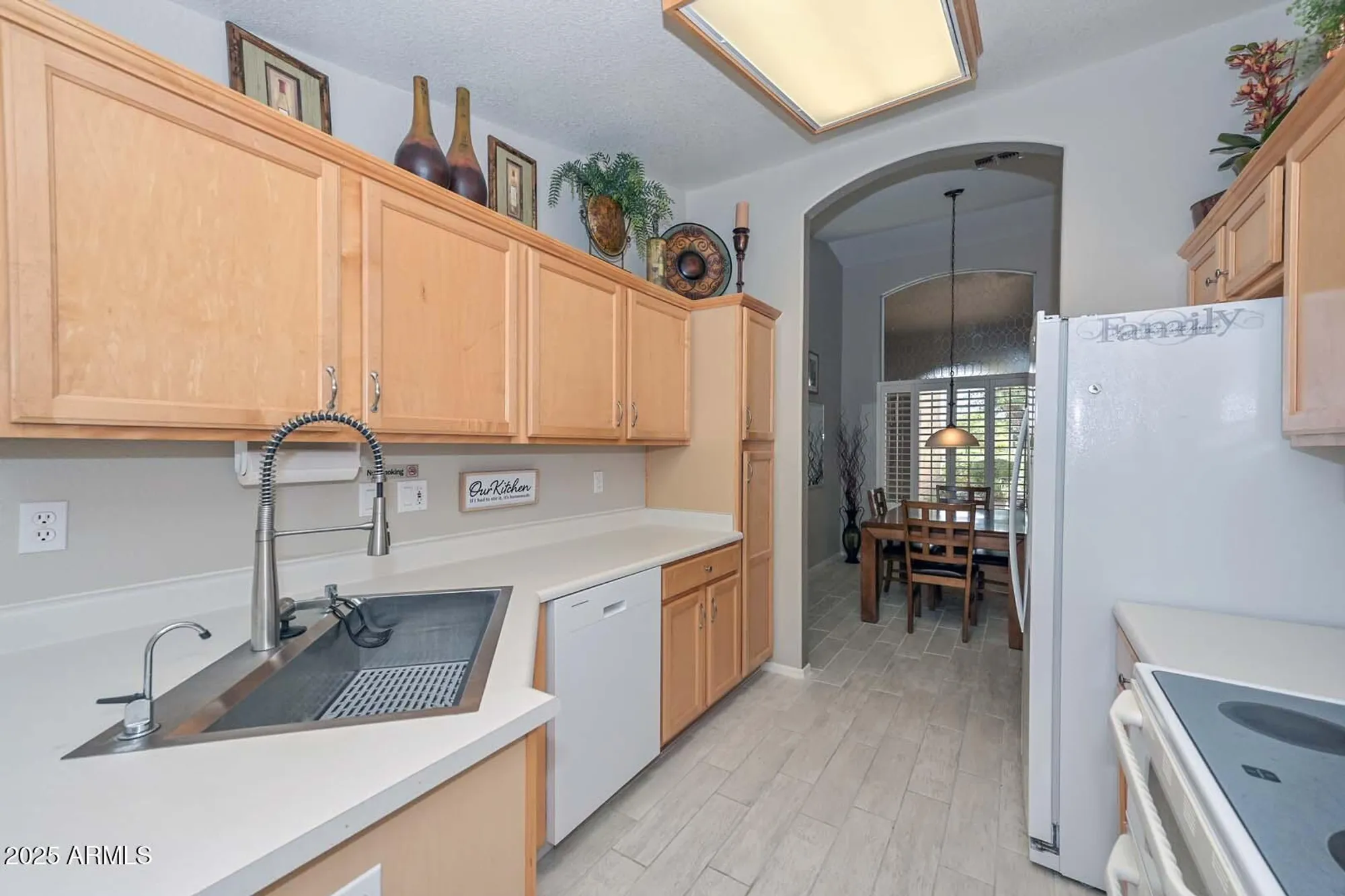 Property Slideshow image 10 of 33 | 19405 n 83rd dr, Peoria, AZ, 85382