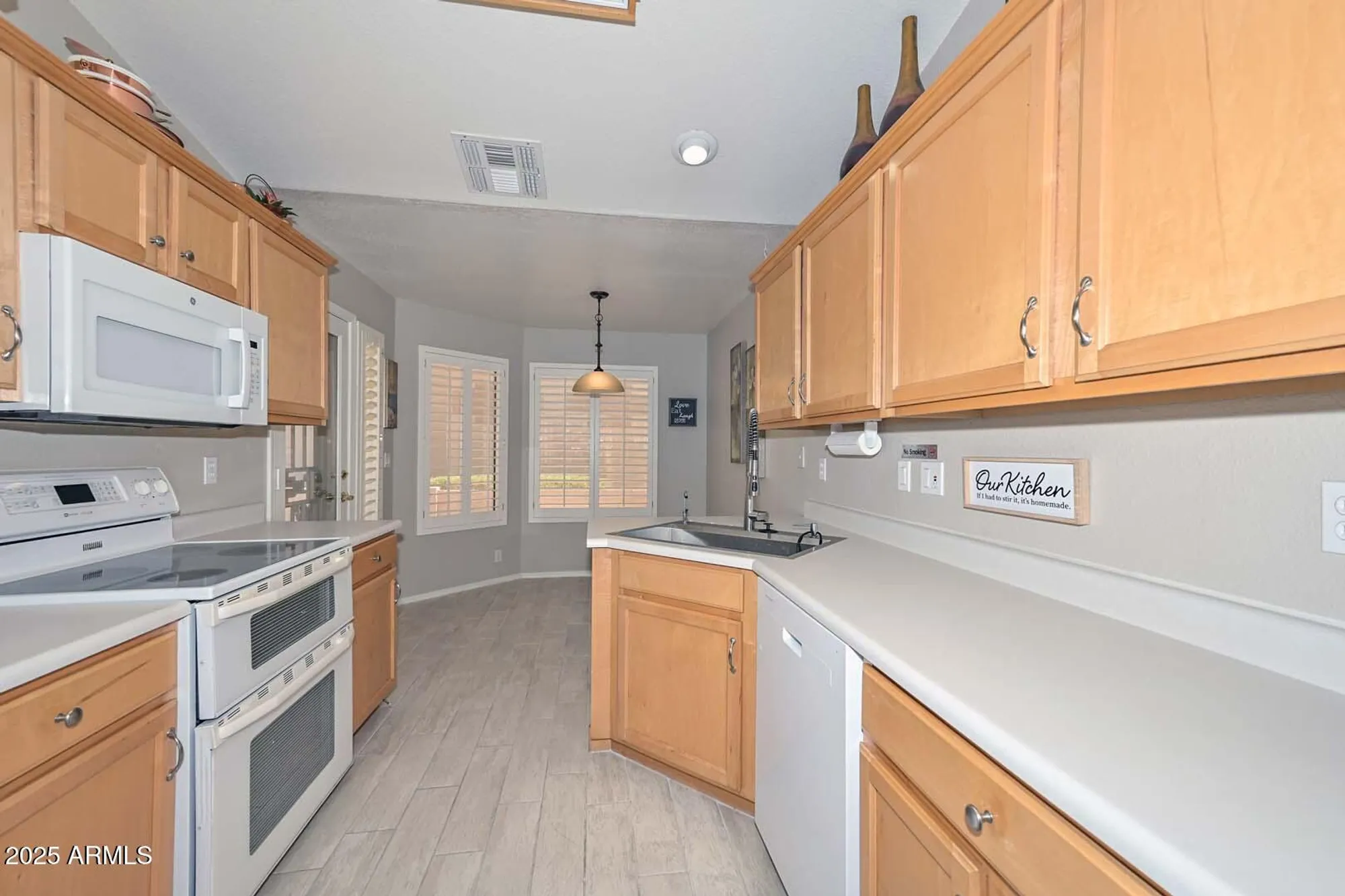 Property Slideshow image 15 of 33 | 19405 n 83rd dr, Peoria, AZ, 85382