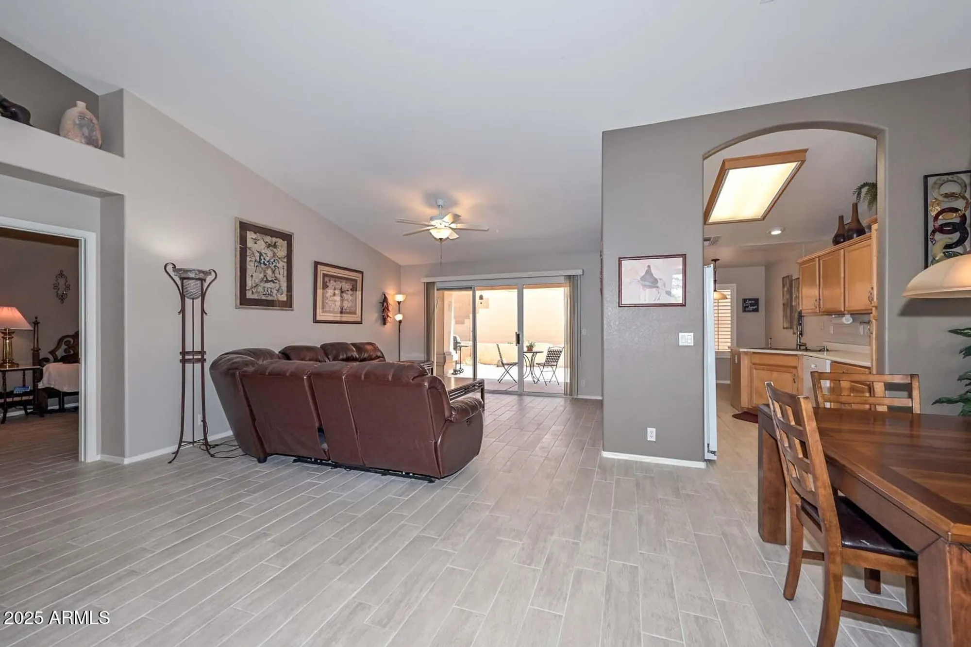 Property Slideshow image 13 of 33 | 19405 n 83rd dr, Peoria, AZ, 85382