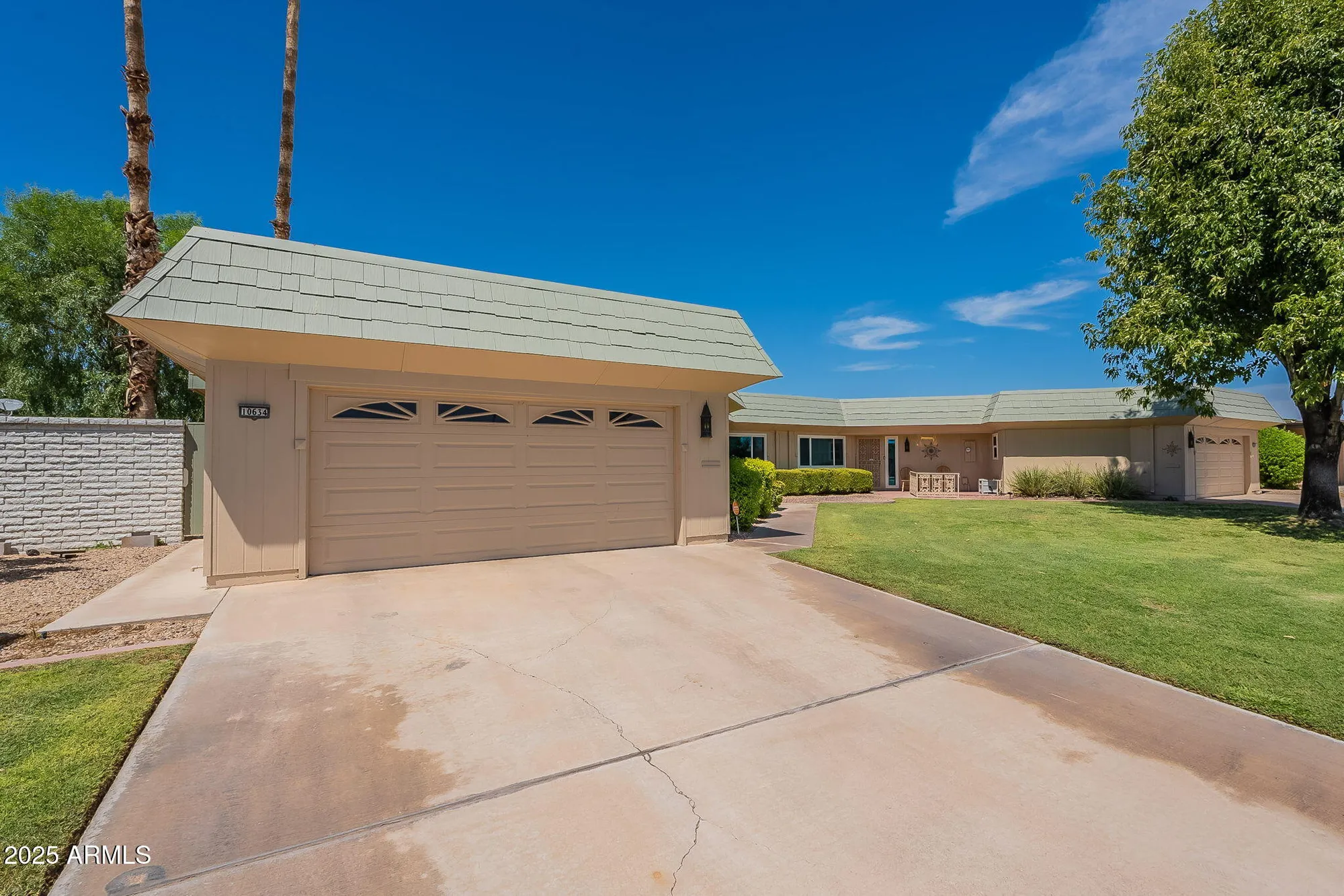 Property Slideshow image 7 of 33 | 10634 w hutton dr, Sun City, AZ, 85351