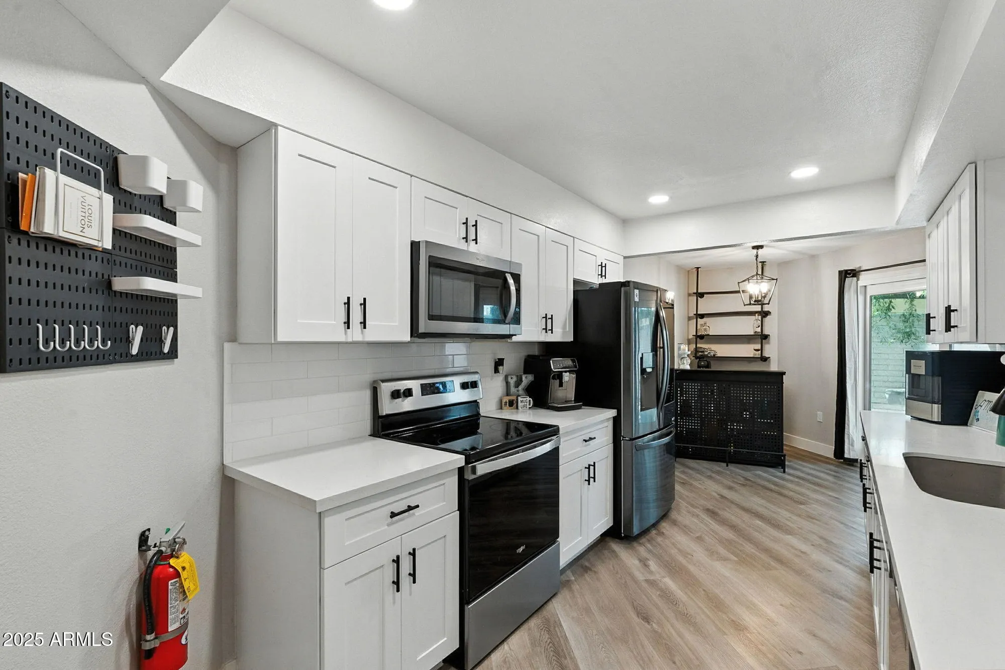 Property Slideshow image 13 of 33 | 10634 w hutton dr, Sun City, AZ, 85351