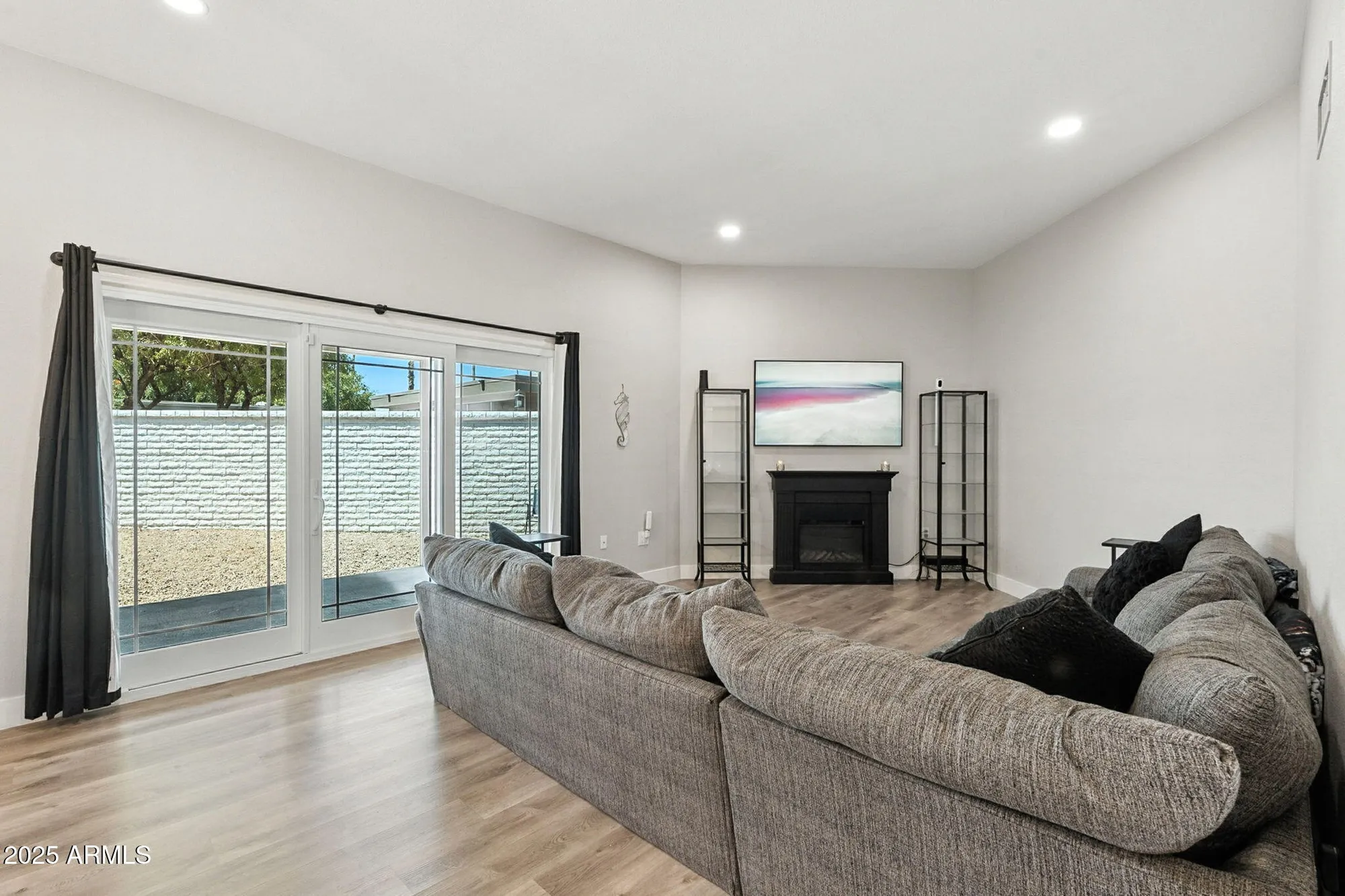 Property Slideshow image 9 of 33 | 10634 w hutton dr, Sun City, AZ, 85351