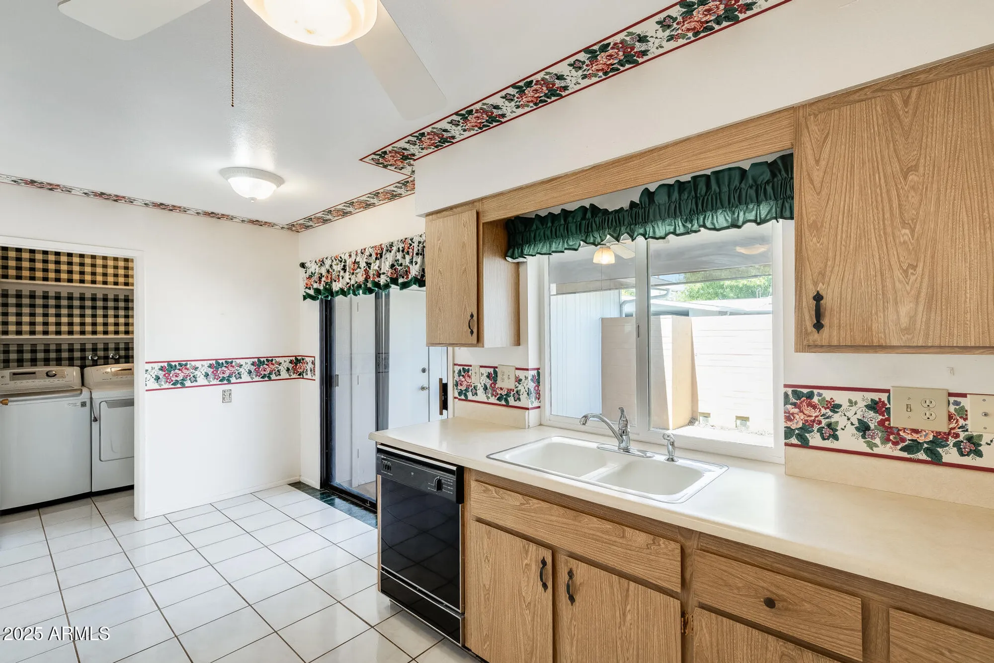 Property Slideshow image 9 of 18 | 13428 n 108th dr, Sun City, AZ, 85351