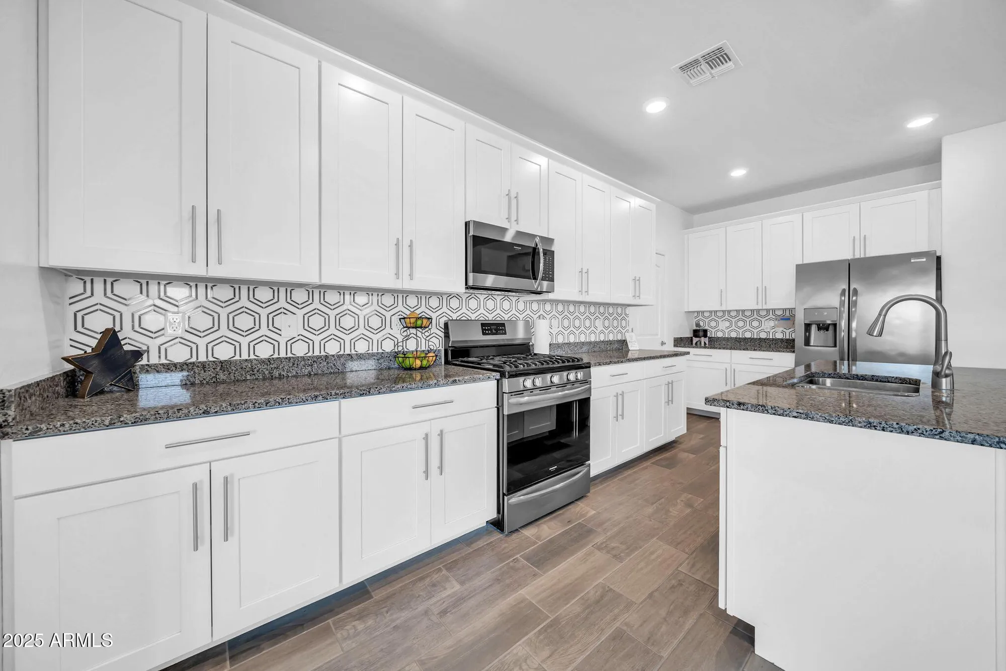 Property Slideshow image 15 of 34 | 20487 w minnezona ave, Buckeye, AZ, 85396