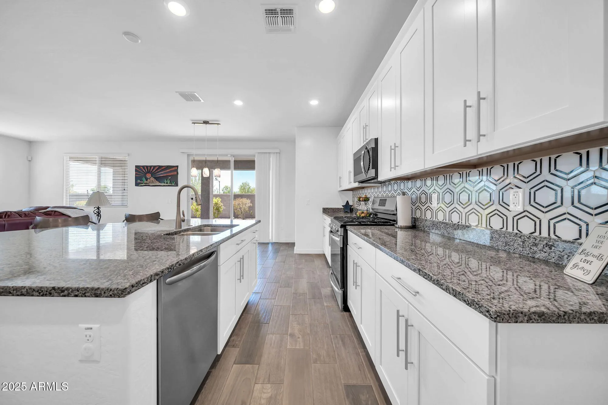 Property Slideshow image 16 of 34 | 20487 w minnezona ave, Buckeye, AZ, 85396