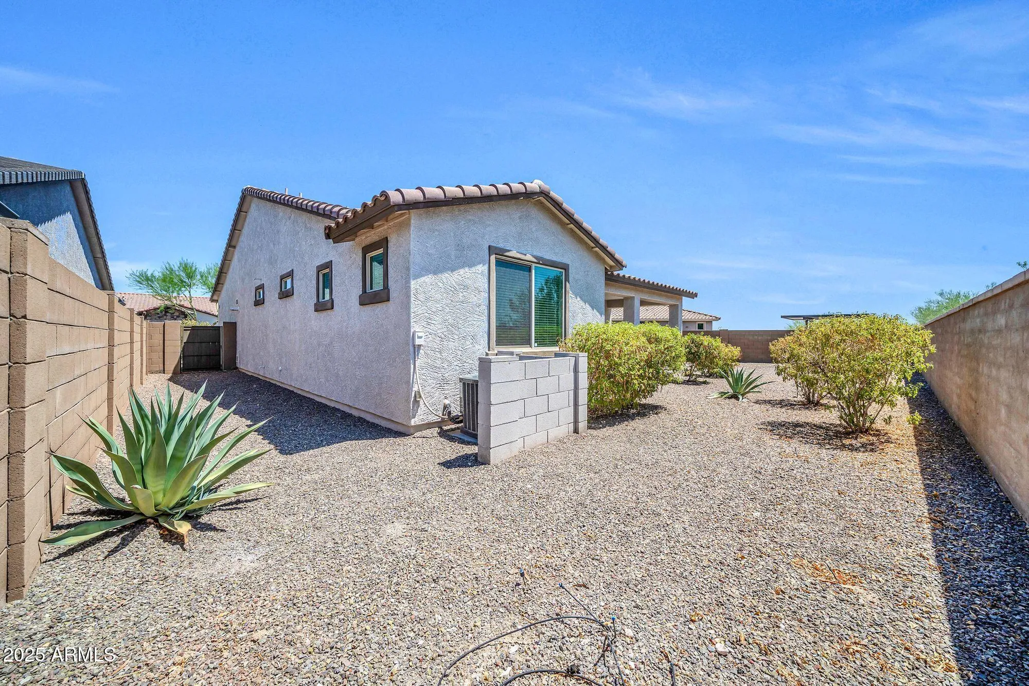Property Slideshow image 27 of 34 | 20487 w minnezona ave, Buckeye, AZ, 85396