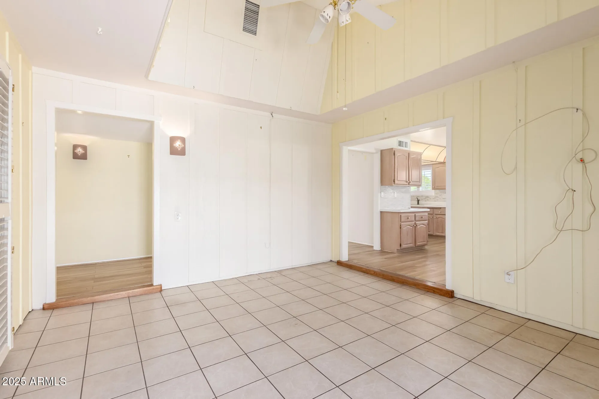 Property Slideshow image 8 of 32 | 10615 w roundelay cir, Sun City, AZ, 85351