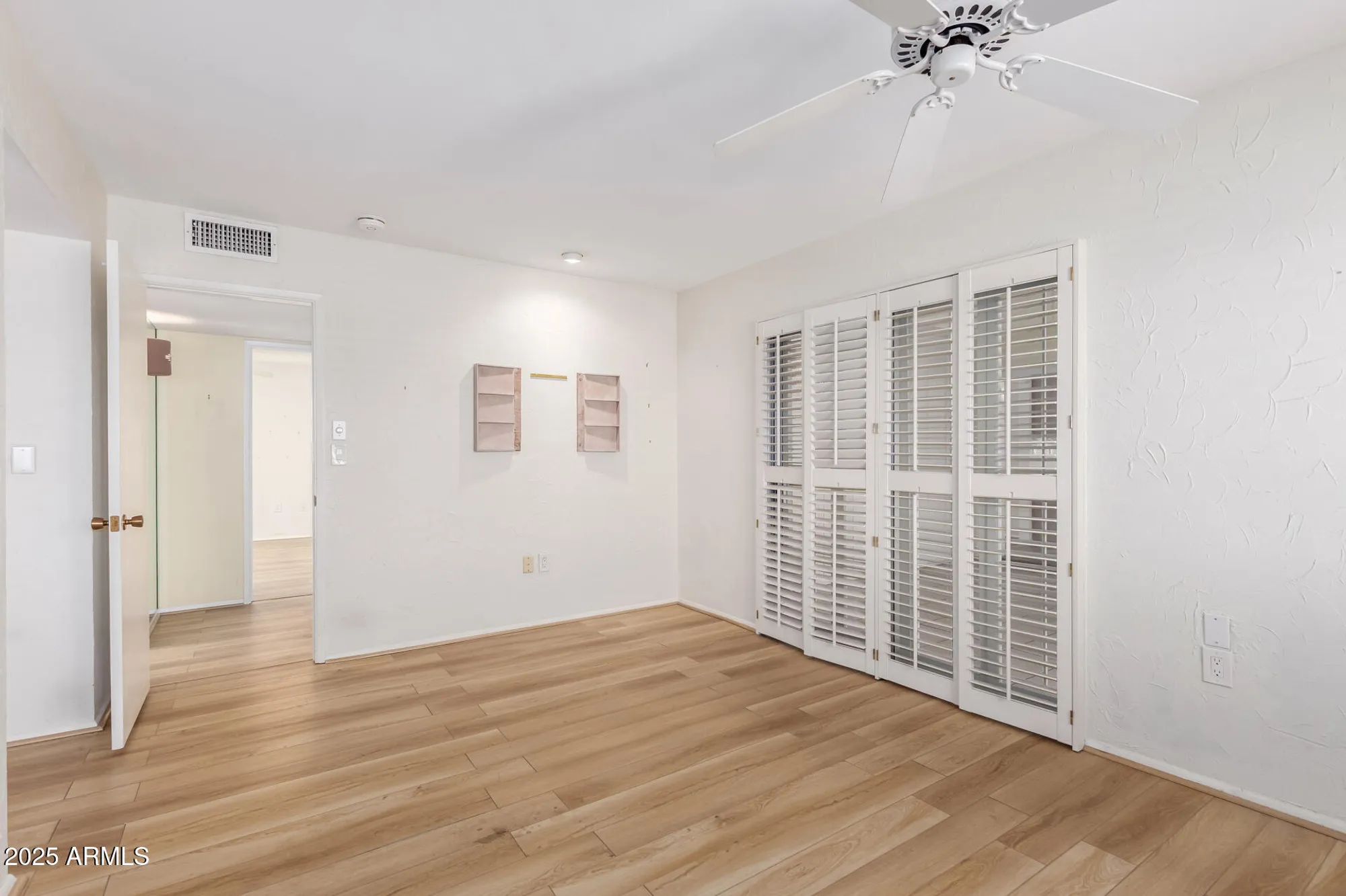 Property Slideshow image 17 of 32 | 10615 w roundelay cir, Sun City, AZ, 85351