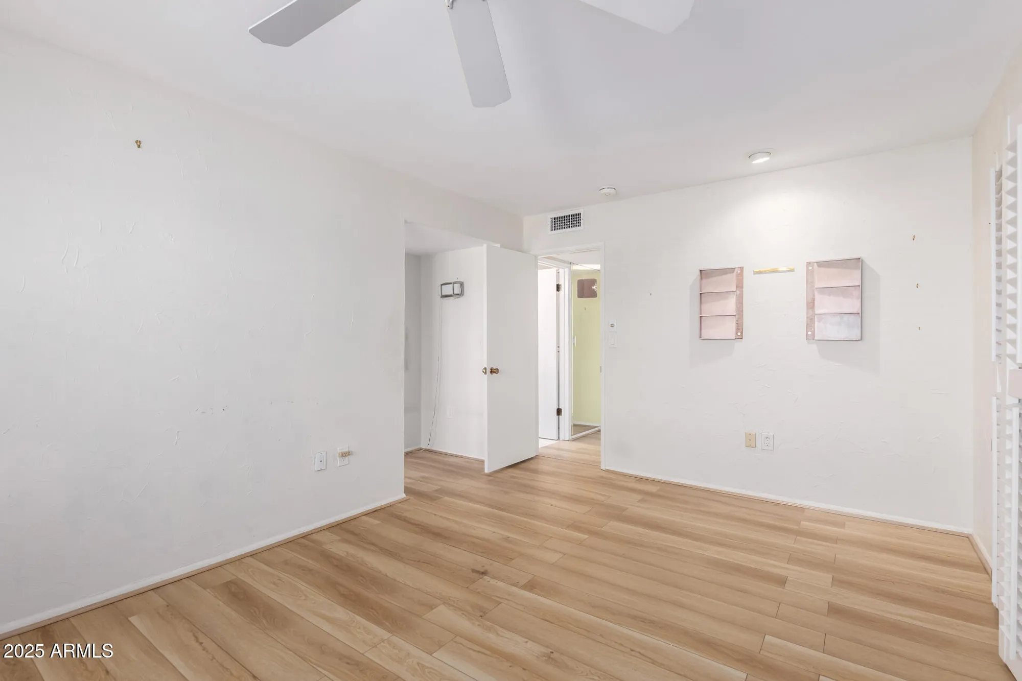 Property Slideshow image 18 of 32 | 10615 w roundelay cir, Sun City, AZ, 85351