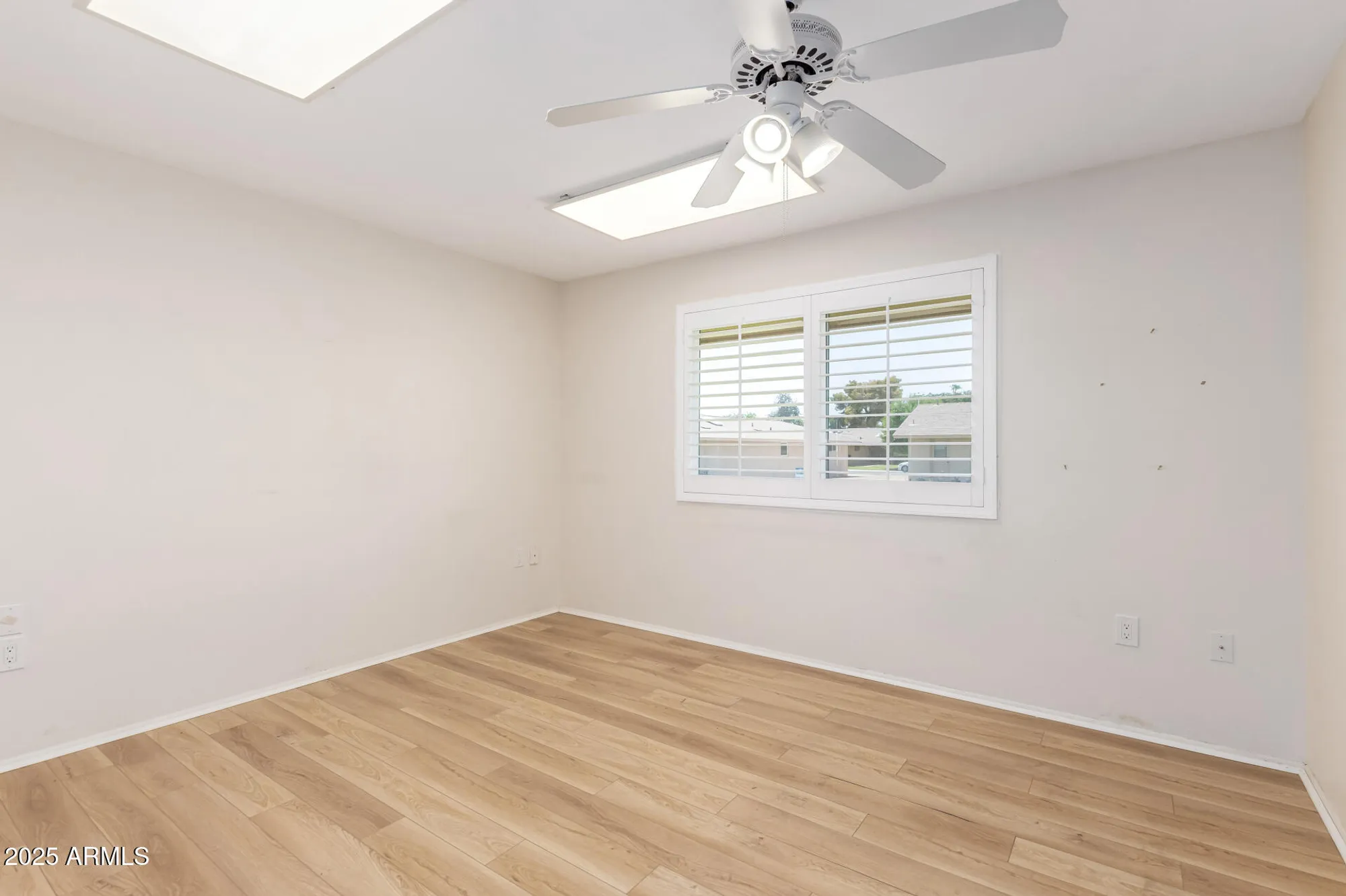 Property Slideshow image 24 of 32 | 10615 w roundelay cir, Sun City, AZ, 85351