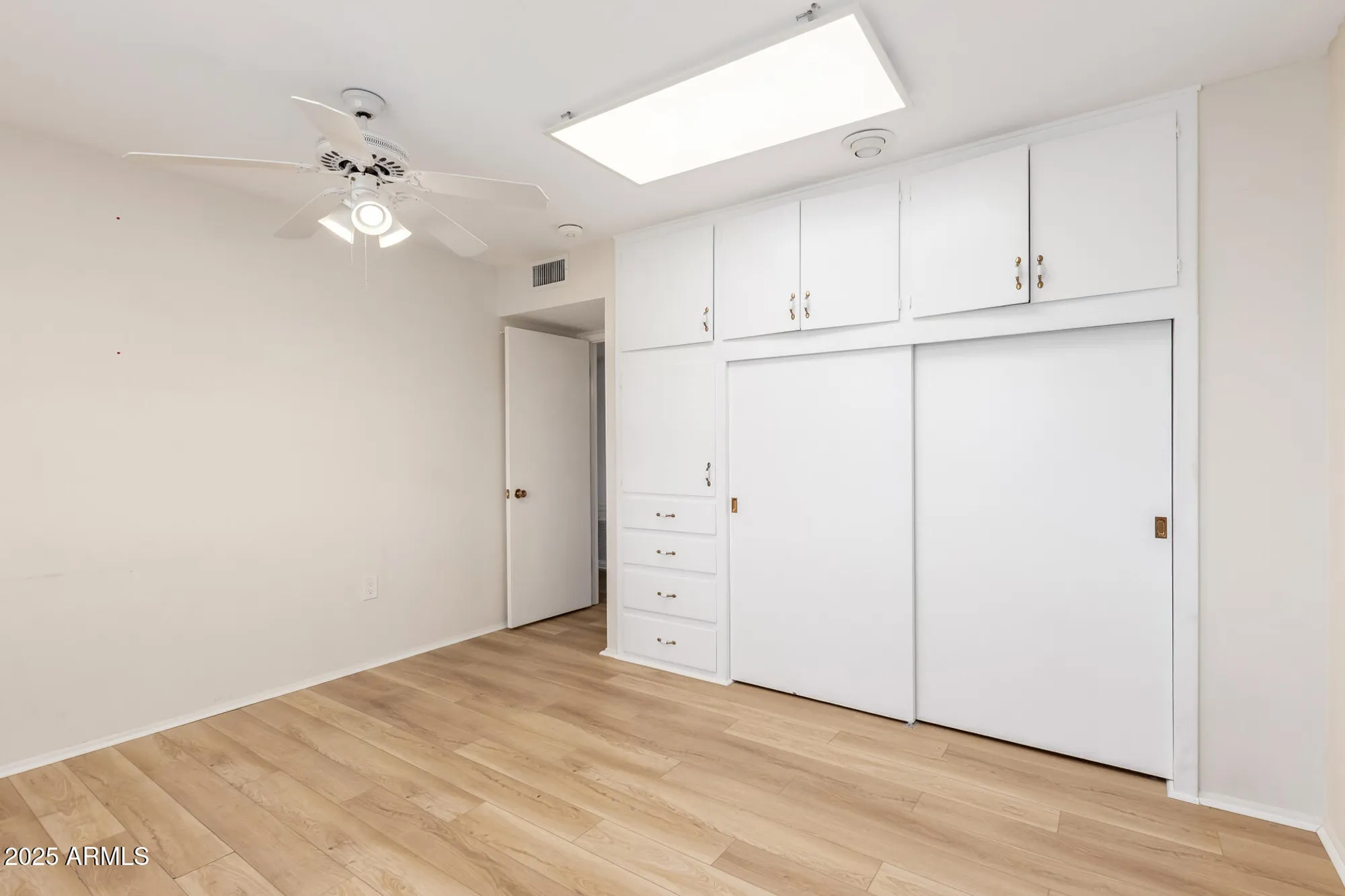 Property Slideshow image 25 of 32 | 10615 w roundelay cir, Sun City, AZ, 85351