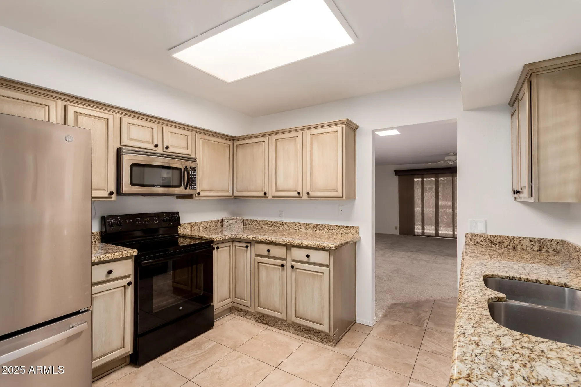Property Slideshow image 14 of 38 | 19249 n 93rd dr, Peoria, AZ, 85382