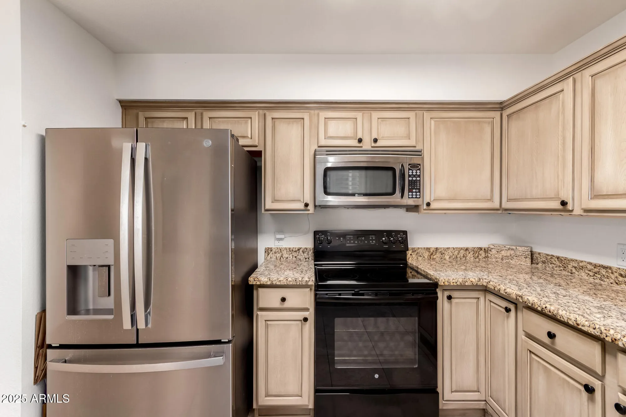 Property Slideshow image 15 of 38 | 19249 n 93rd dr, Peoria, AZ, 85382