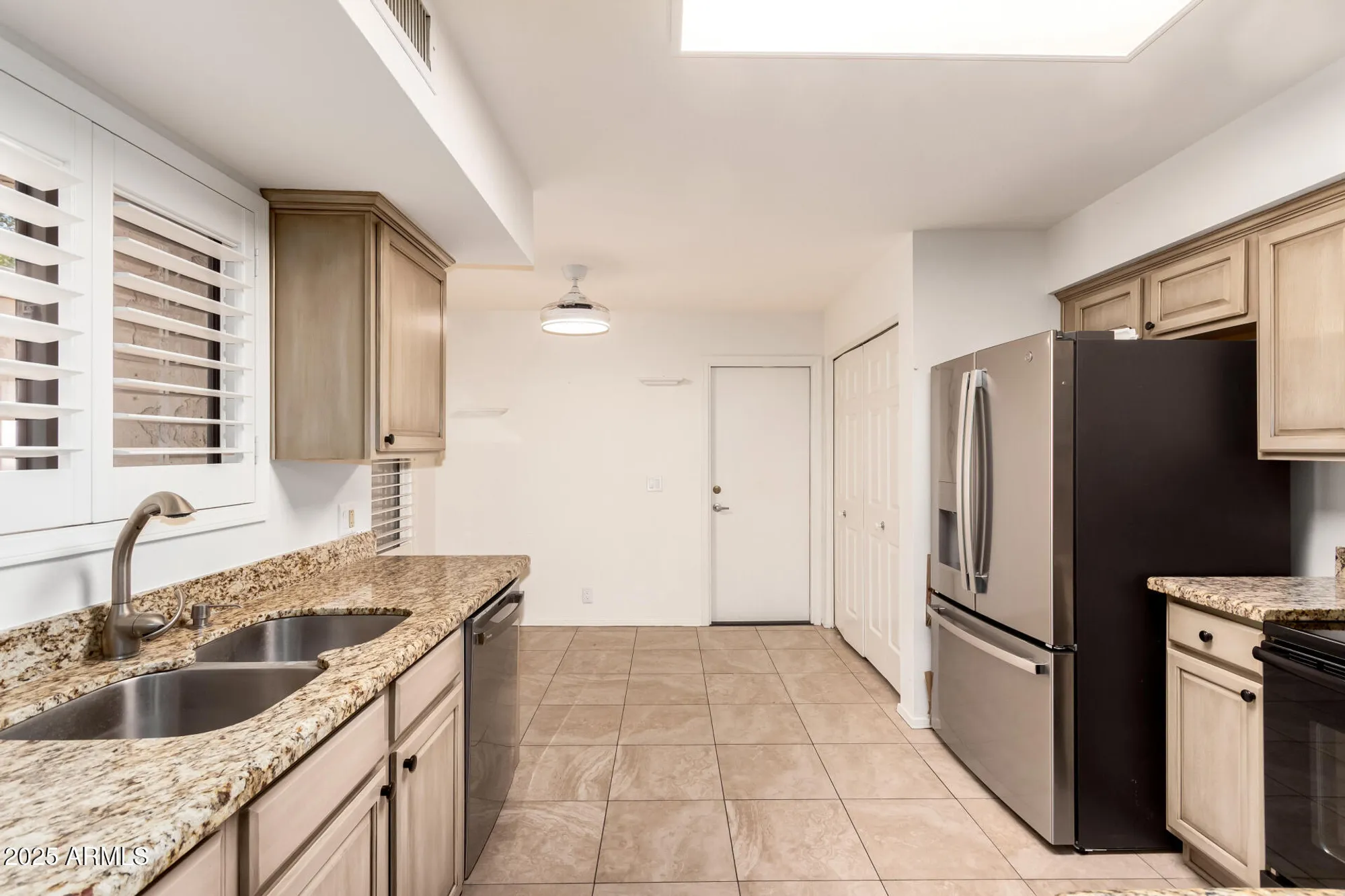 Property Slideshow image 12 of 38 | 19249 n 93rd dr, Peoria, AZ, 85382