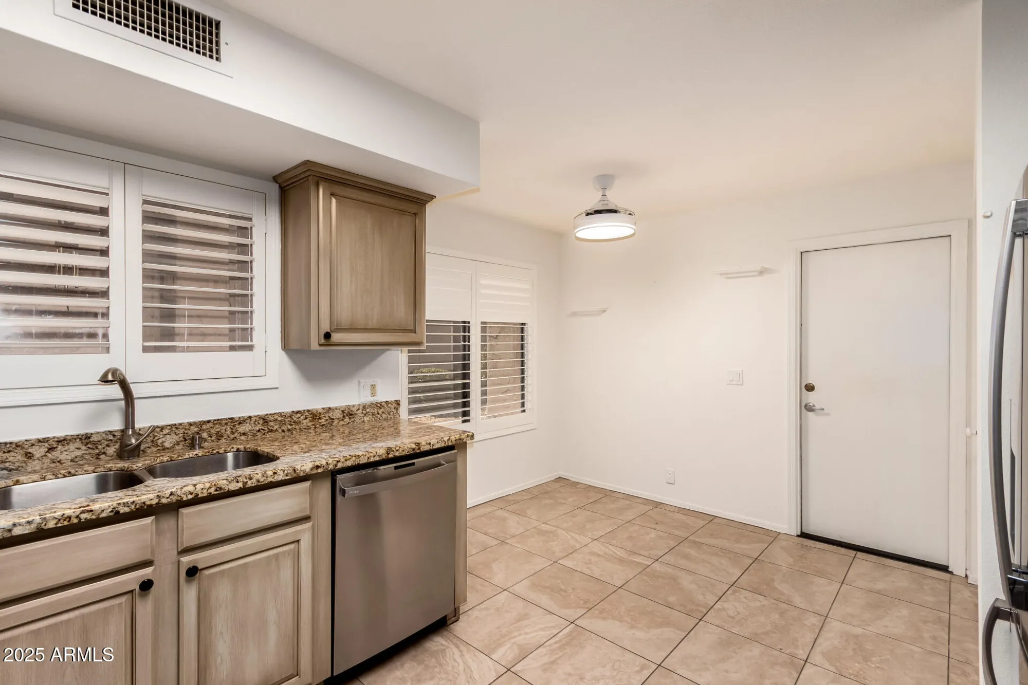 Property Slideshow image 13 of 38 | 19249 n 93rd dr, Peoria, AZ, 85382