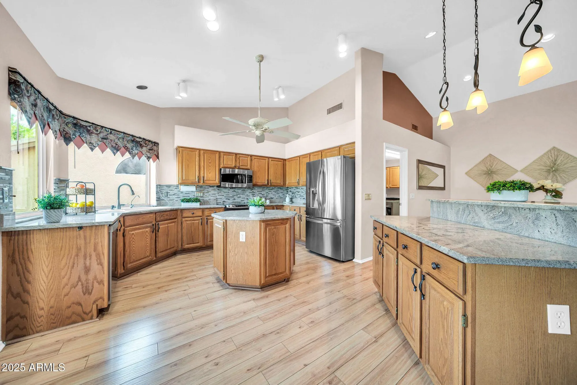Property Slideshow image 11 of 34 | 8962 w wescott dr, Peoria, AZ, 85382