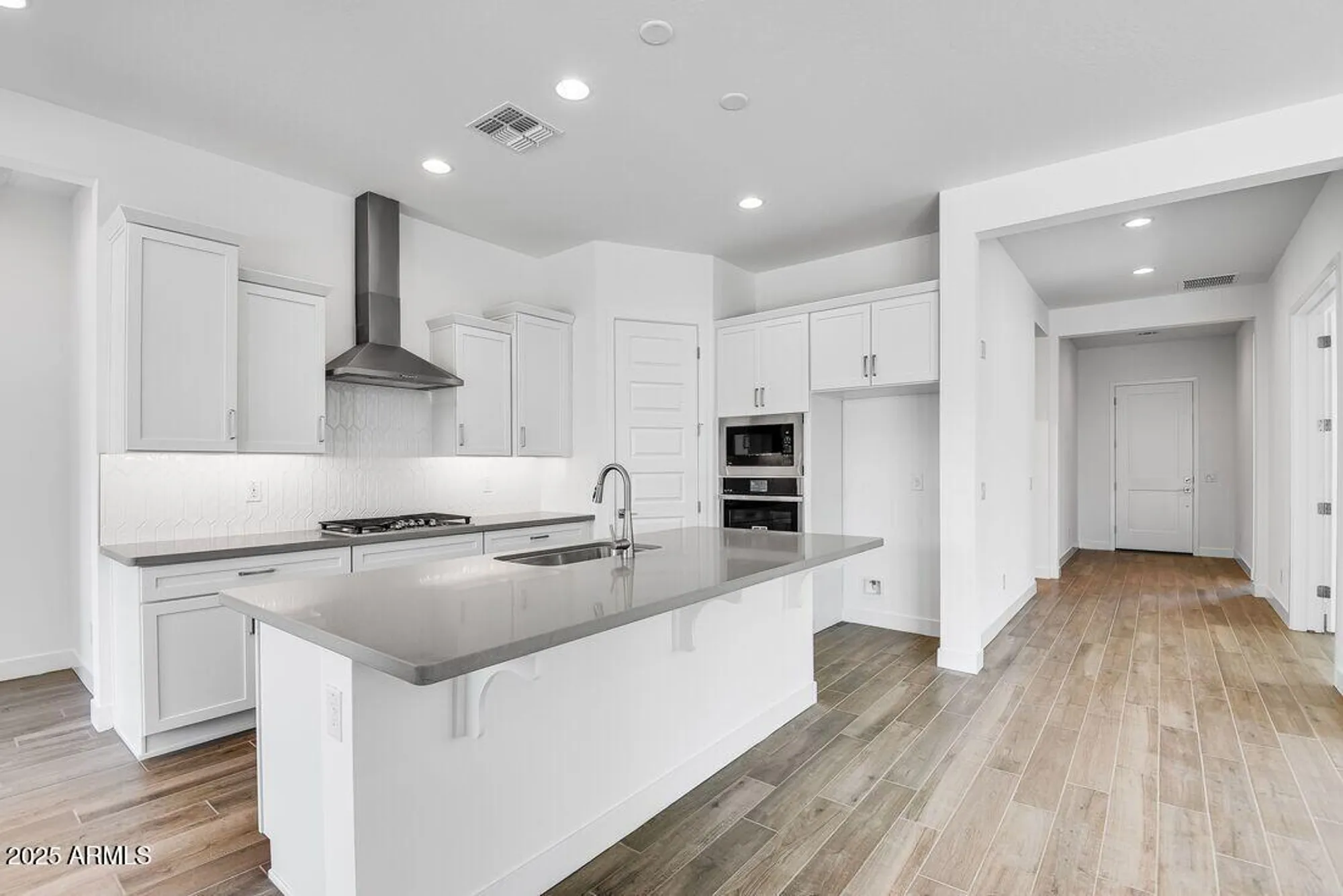 Property Slideshow image 11 of 48 | 18139 w amberwood dr, Goodyear, AZ, 85338