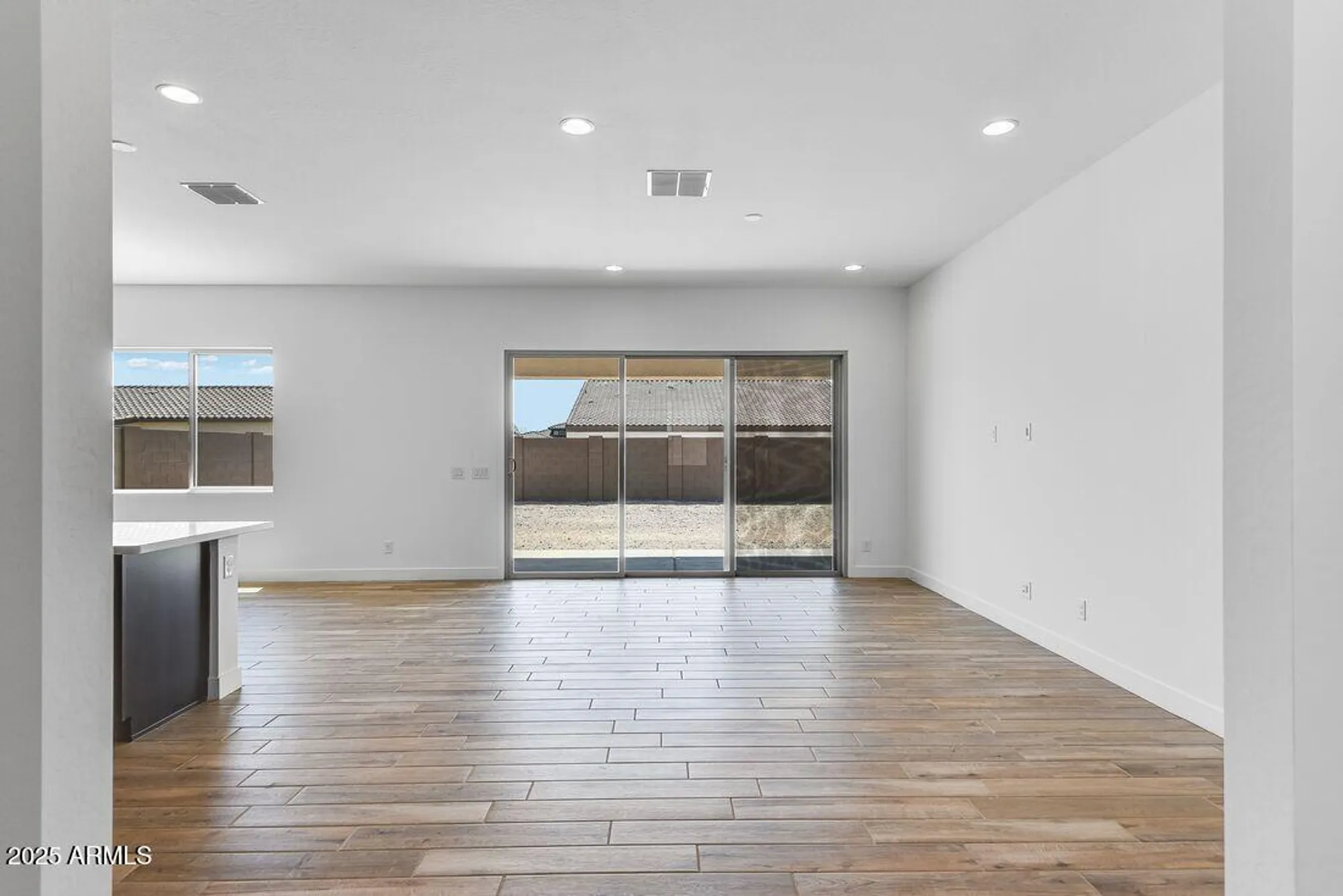 Property Slideshow image 19 of 46 | 18145 w amberwood dr, Goodyear, AZ, 85338