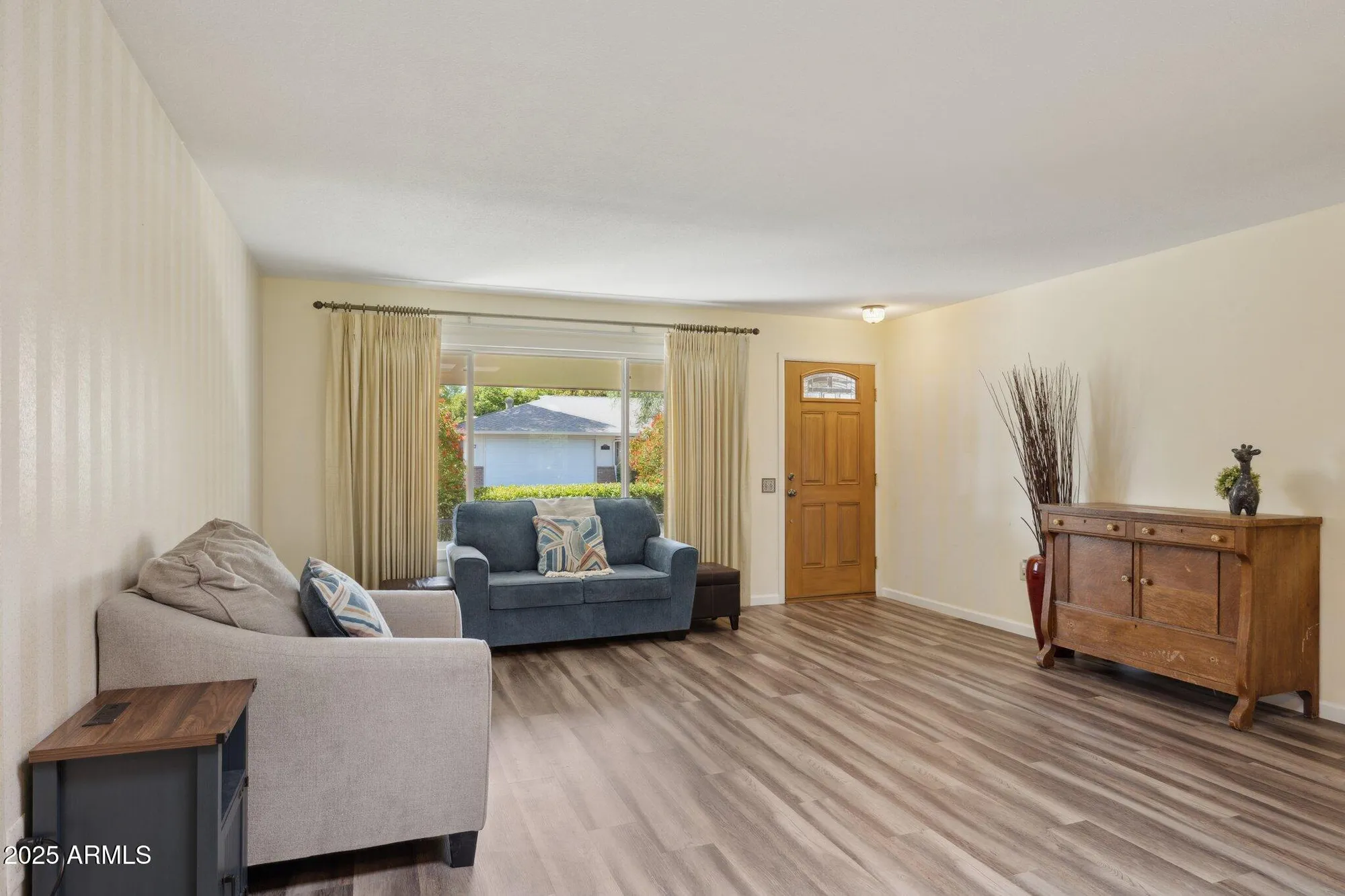 Property Slideshow image 9 of 35 | 19033 n signal butte cir, Sun City, AZ, 85373