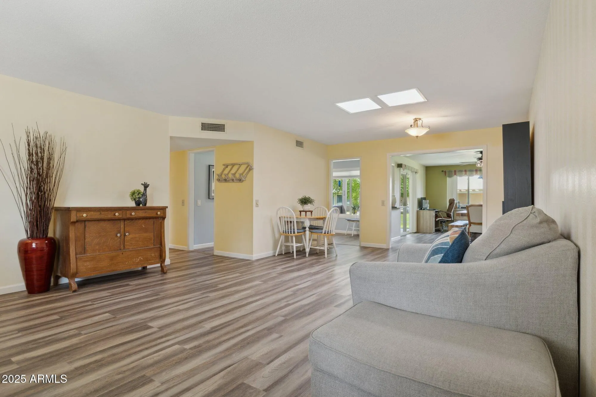 Property Slideshow image 8 of 35 | 19033 n signal butte cir, Sun City, AZ, 85373