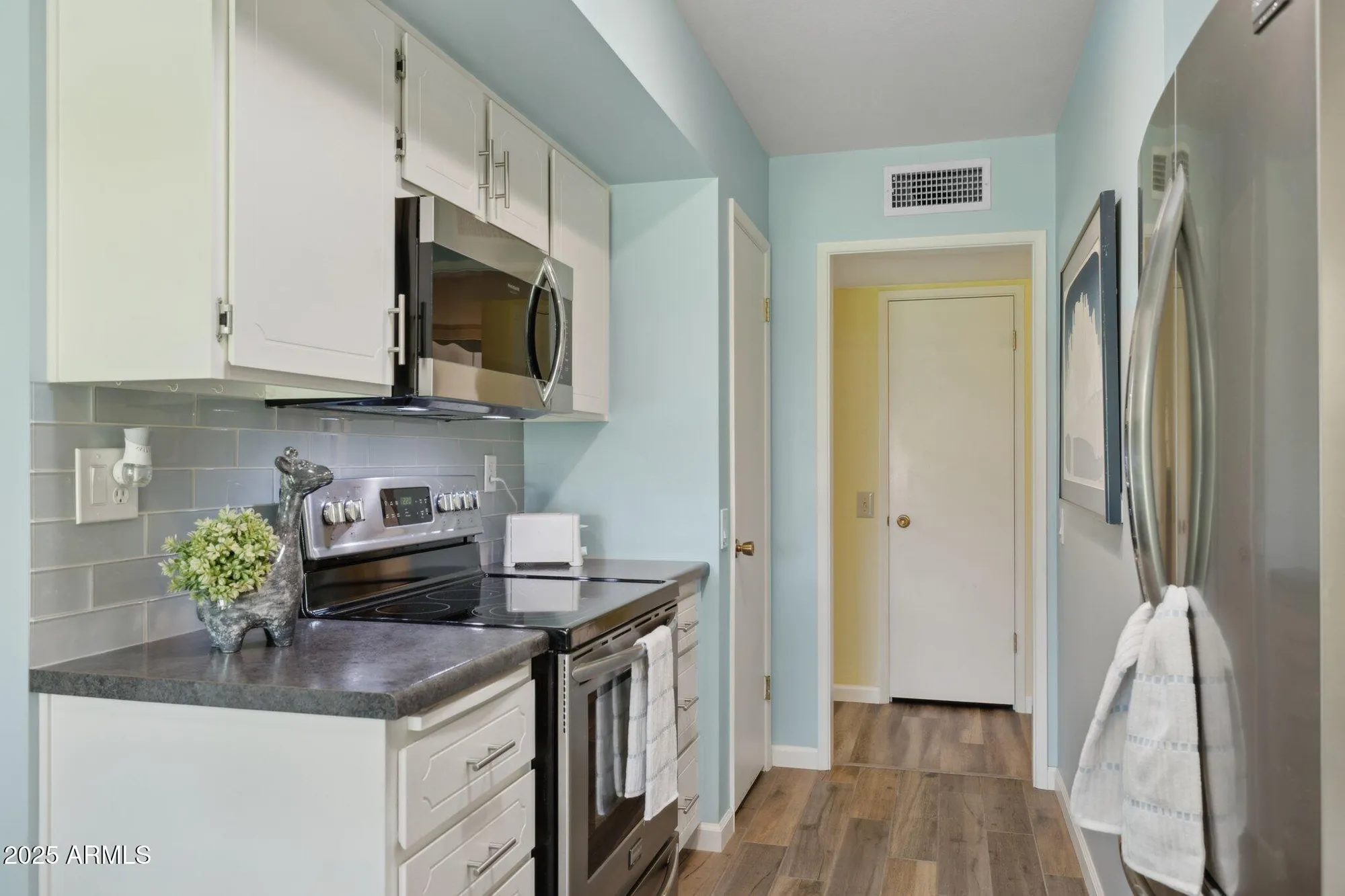 Property Slideshow image 10 of 35 | 19033 n signal butte cir, Sun City, AZ, 85373