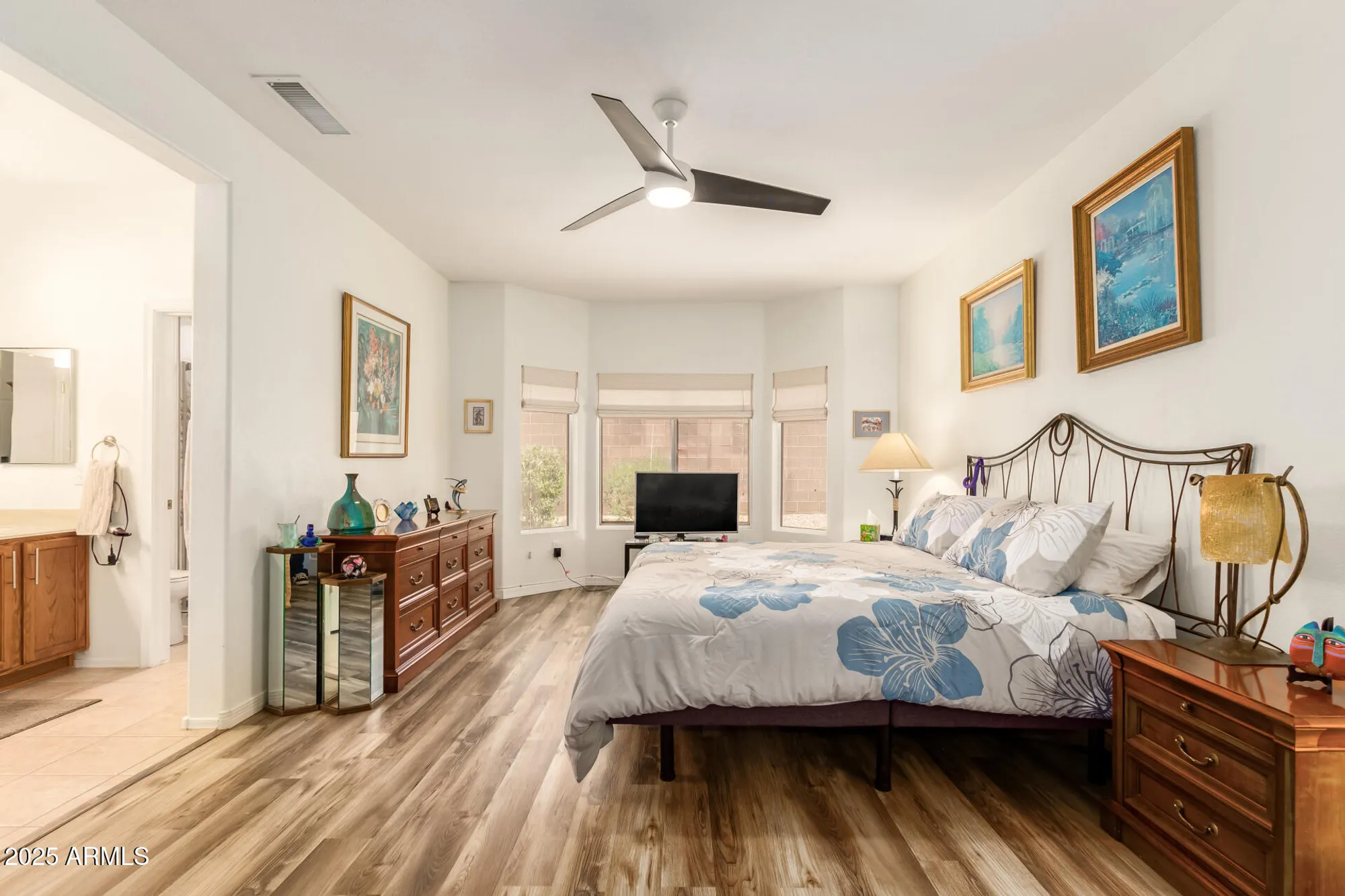 Property Slideshow image 16 of 39 | 15844 w arrowhead dr, Surprise, AZ, 85374