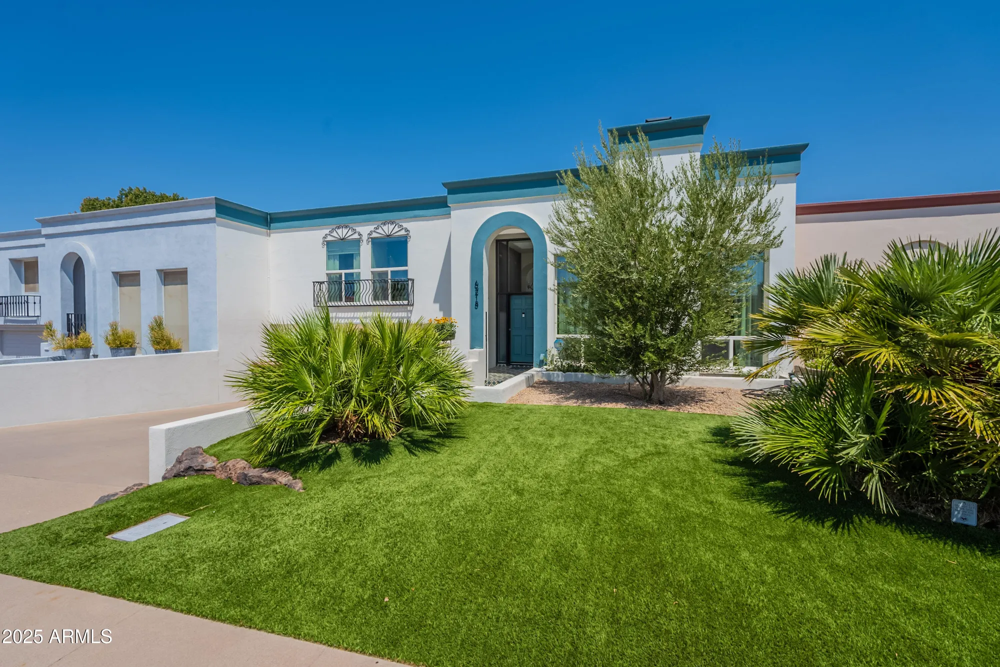 Property Slideshow image 2 of 59 | 6218 e catalina dr, Scottsdale, AZ, 85251