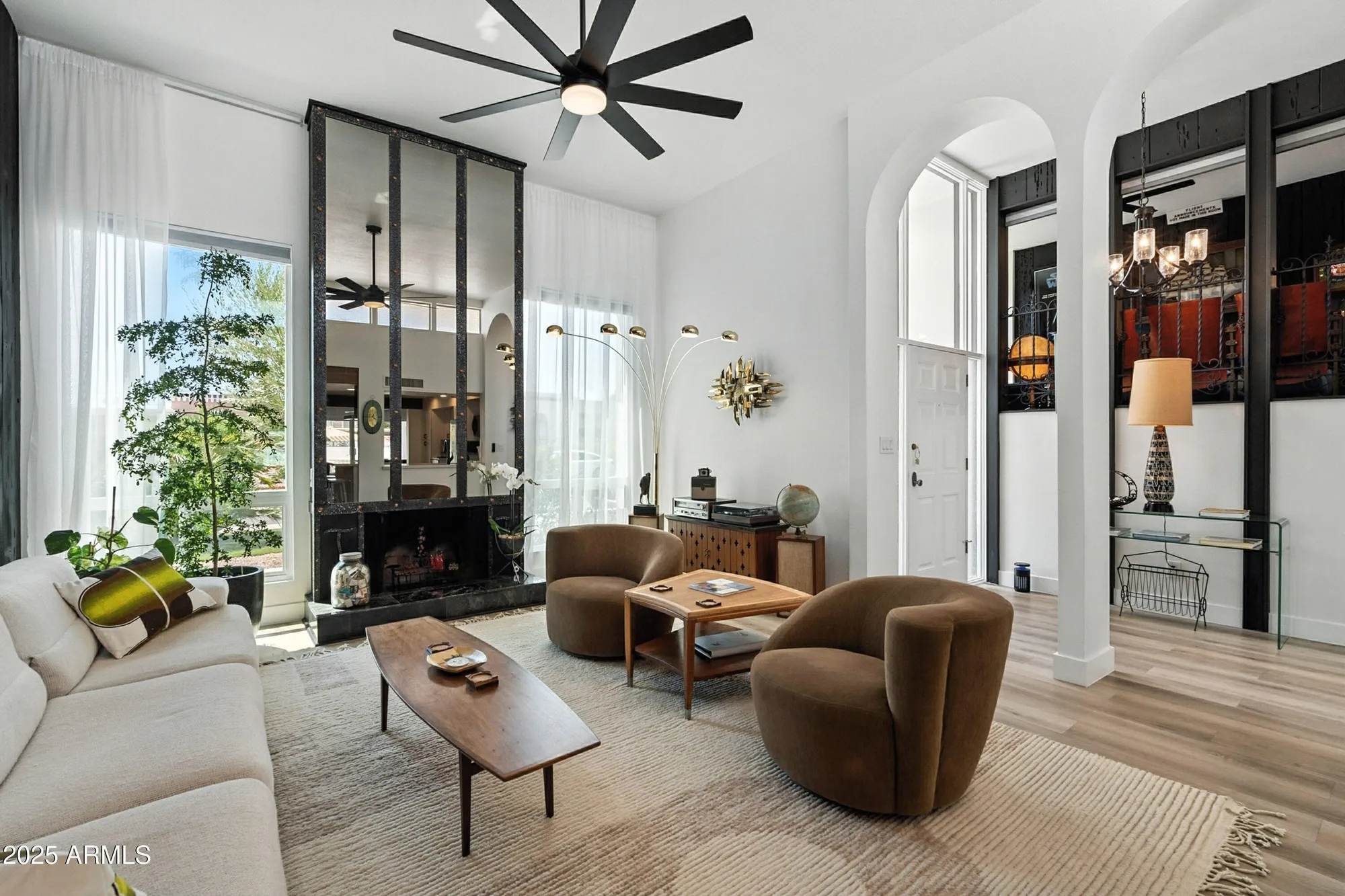 Property Slideshow image 9 of 59 | 6218 e catalina dr, Scottsdale, AZ, 85251