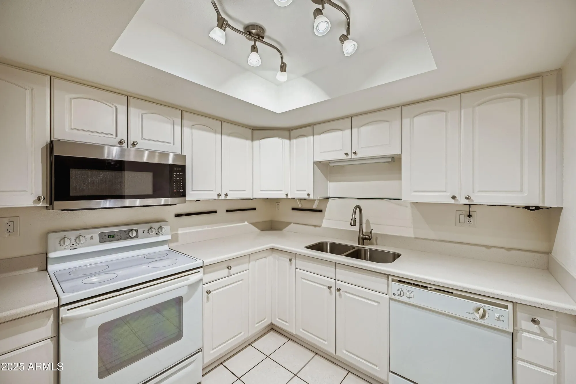 Property Slideshow image 4 of 36 | 7840 e camelback rd 108, Scottsdale, AZ, 85251