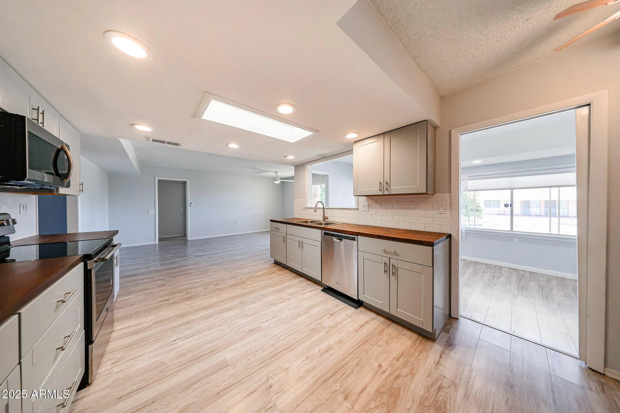 Property Slideshow image 22 of 40 | 19838 n pine springs dr, Sun City, AZ, 85373