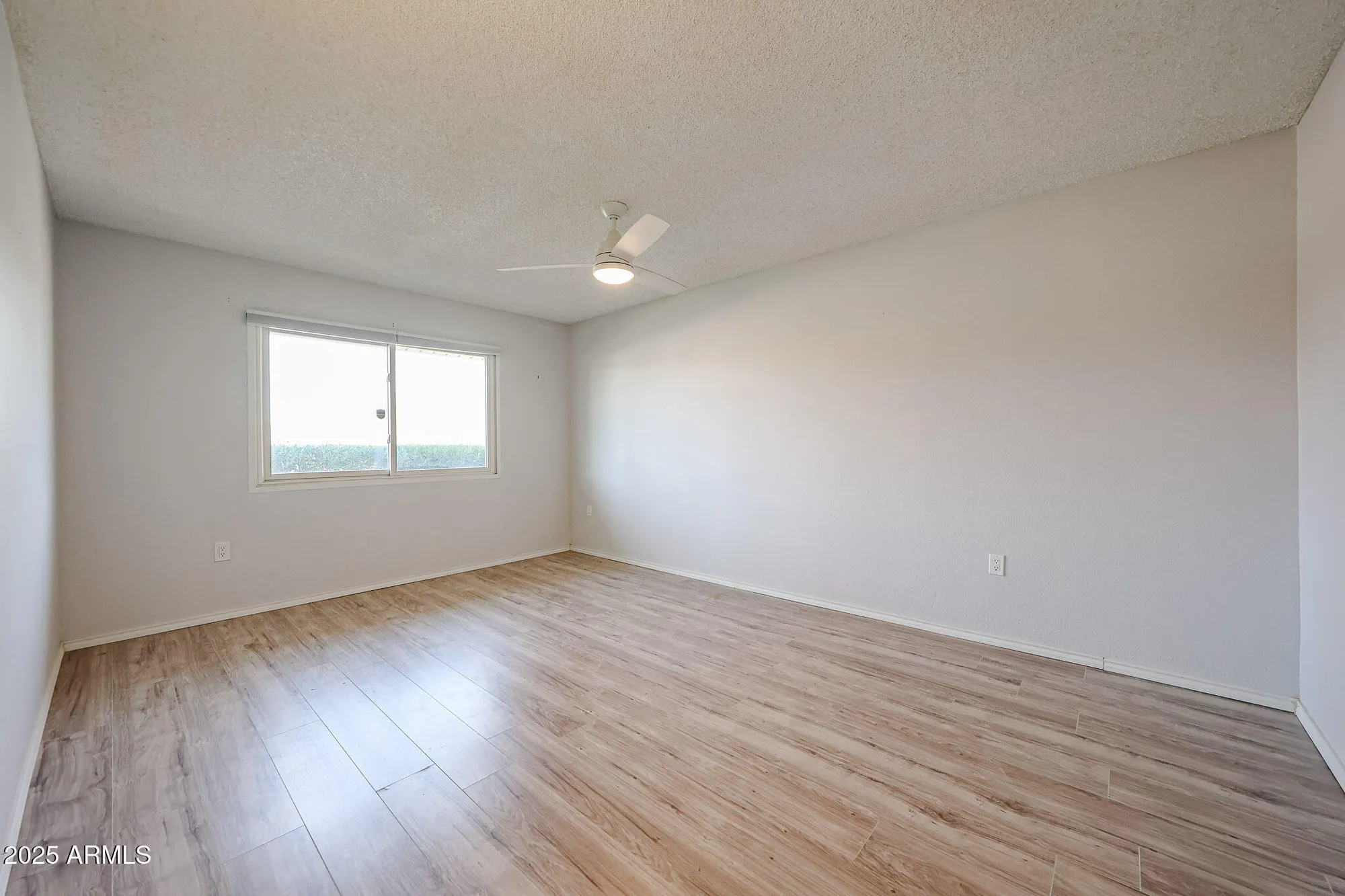 Property Slideshow image 31 of 40 | 19838 n pine springs dr, Sun City, AZ, 85373