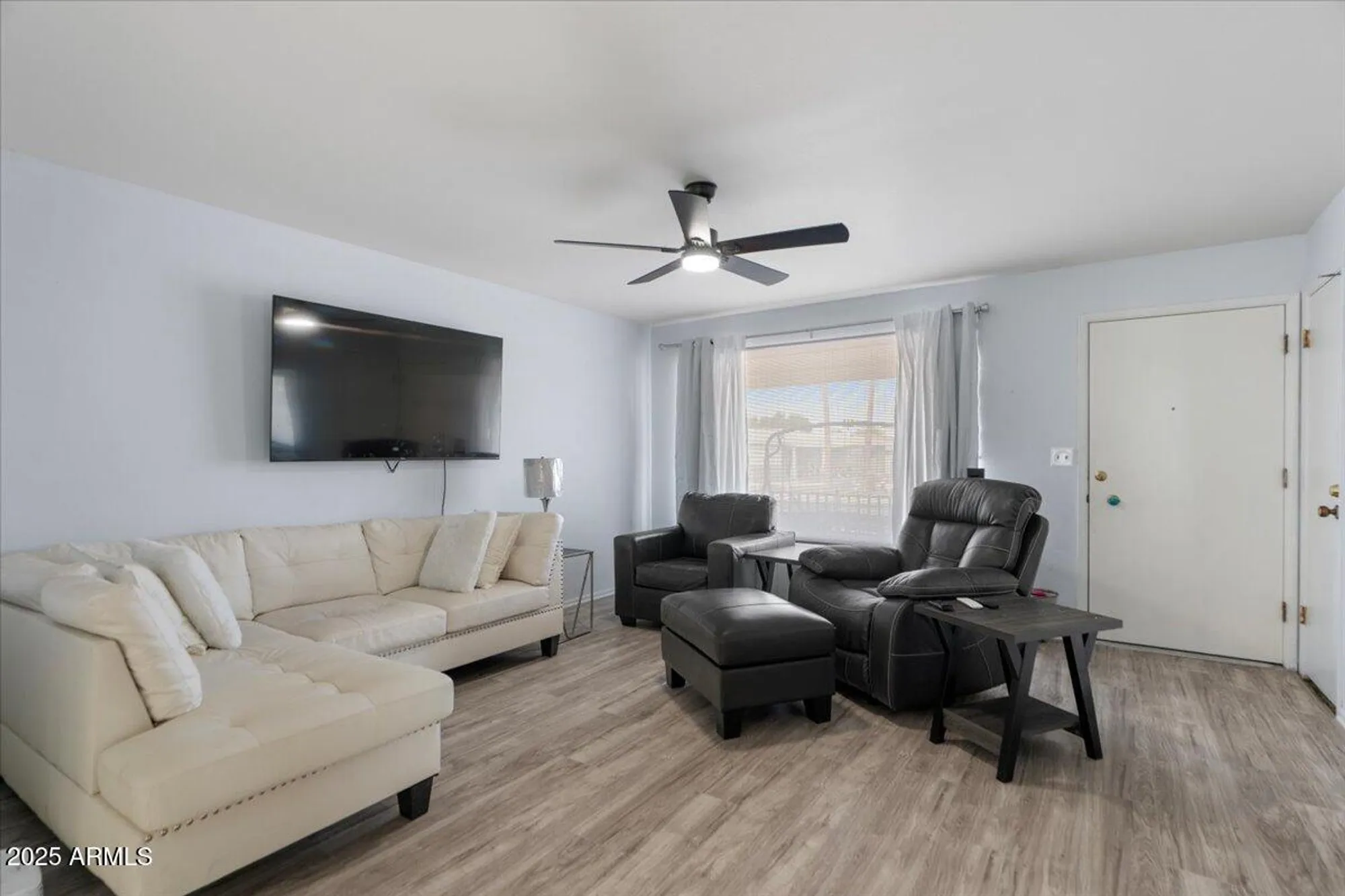 Property Slideshow image 8 of 43 | 639 n 57th pl, Mesa, AZ, 85205