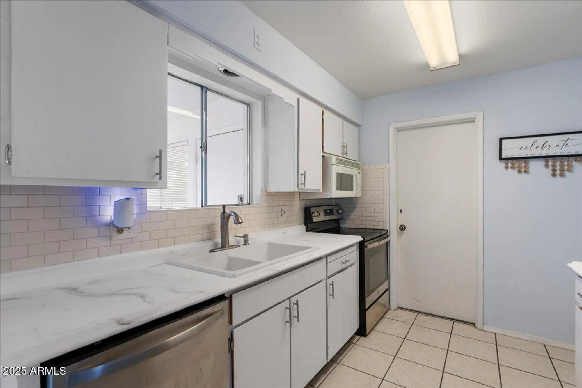 Property Slideshow image 15 of 43 | 639 n 57th pl, Mesa, AZ, 85205