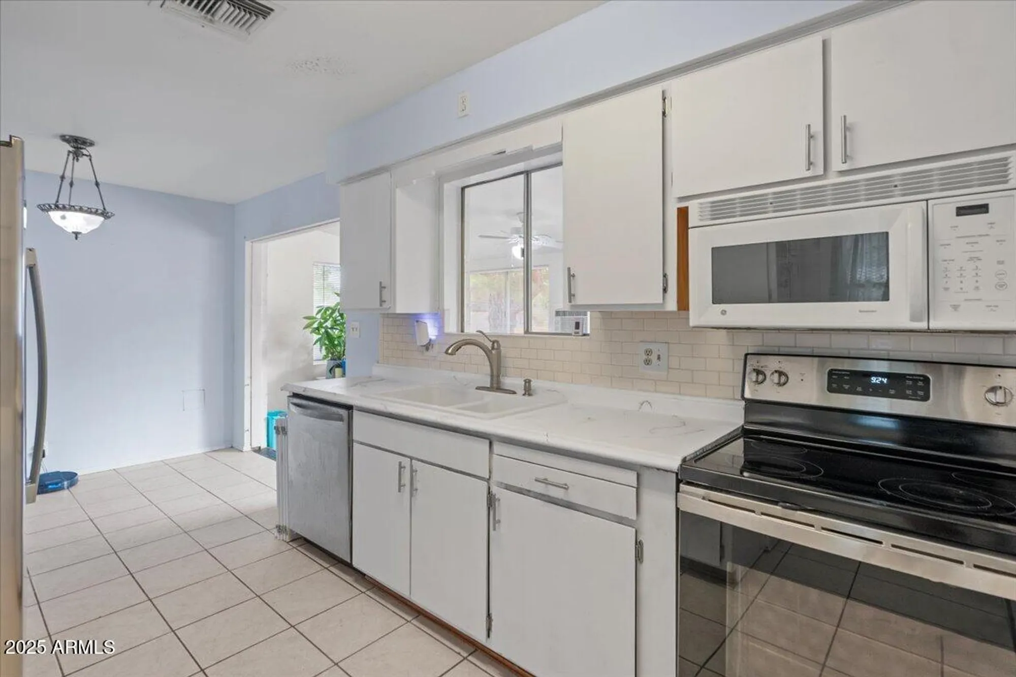 Property Slideshow image 16 of 43 | 639 n 57th pl, Mesa, AZ, 85205