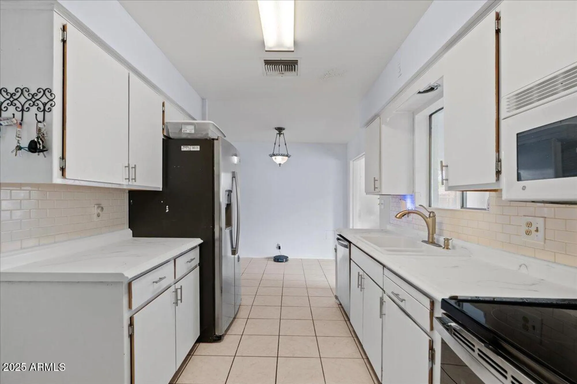 Property Slideshow image 17 of 43 | 639 n 57th pl, Mesa, AZ, 85205