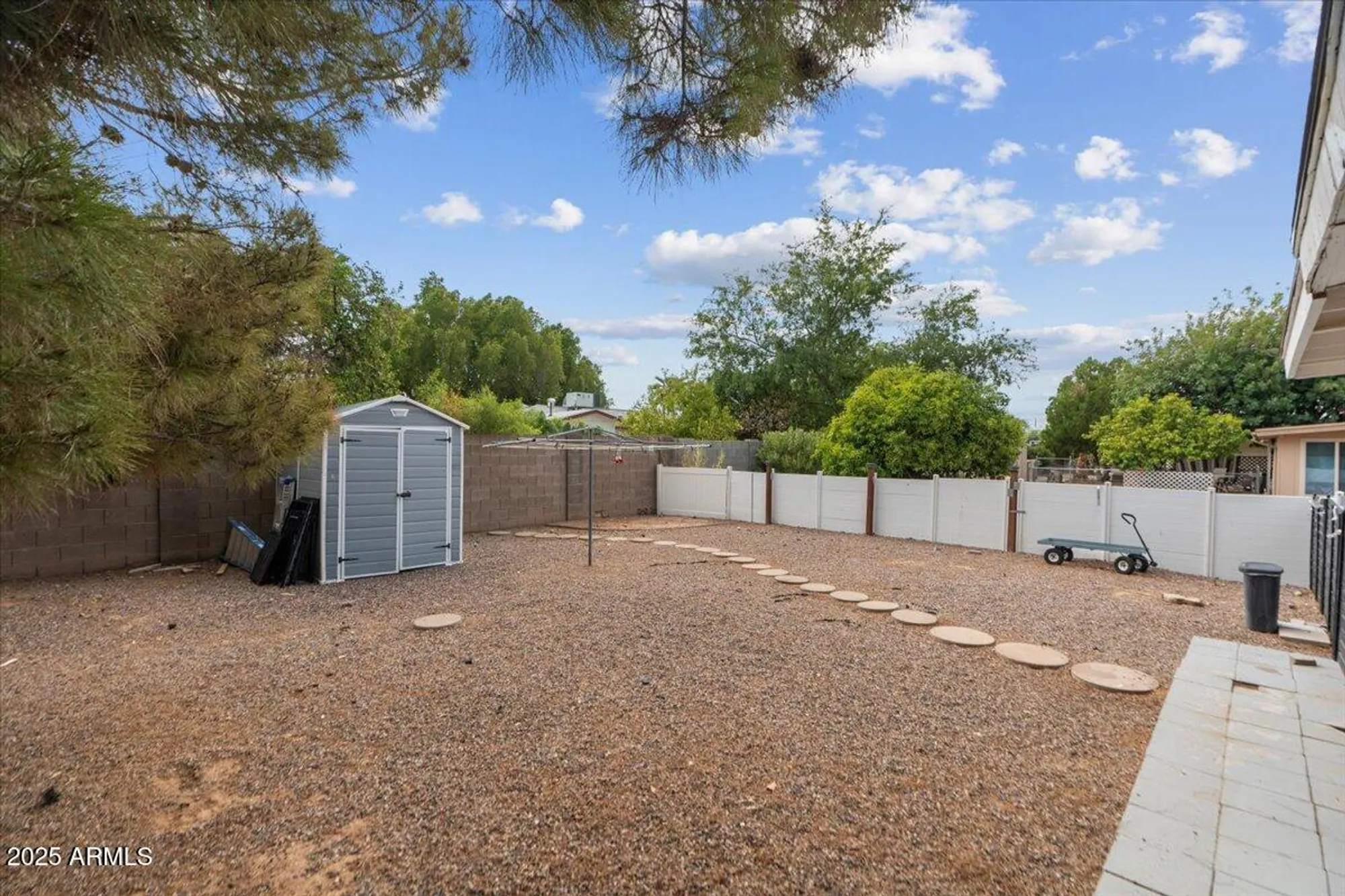 Property Slideshow image 33 of 43 | 639 n 57th pl, Mesa, AZ, 85205