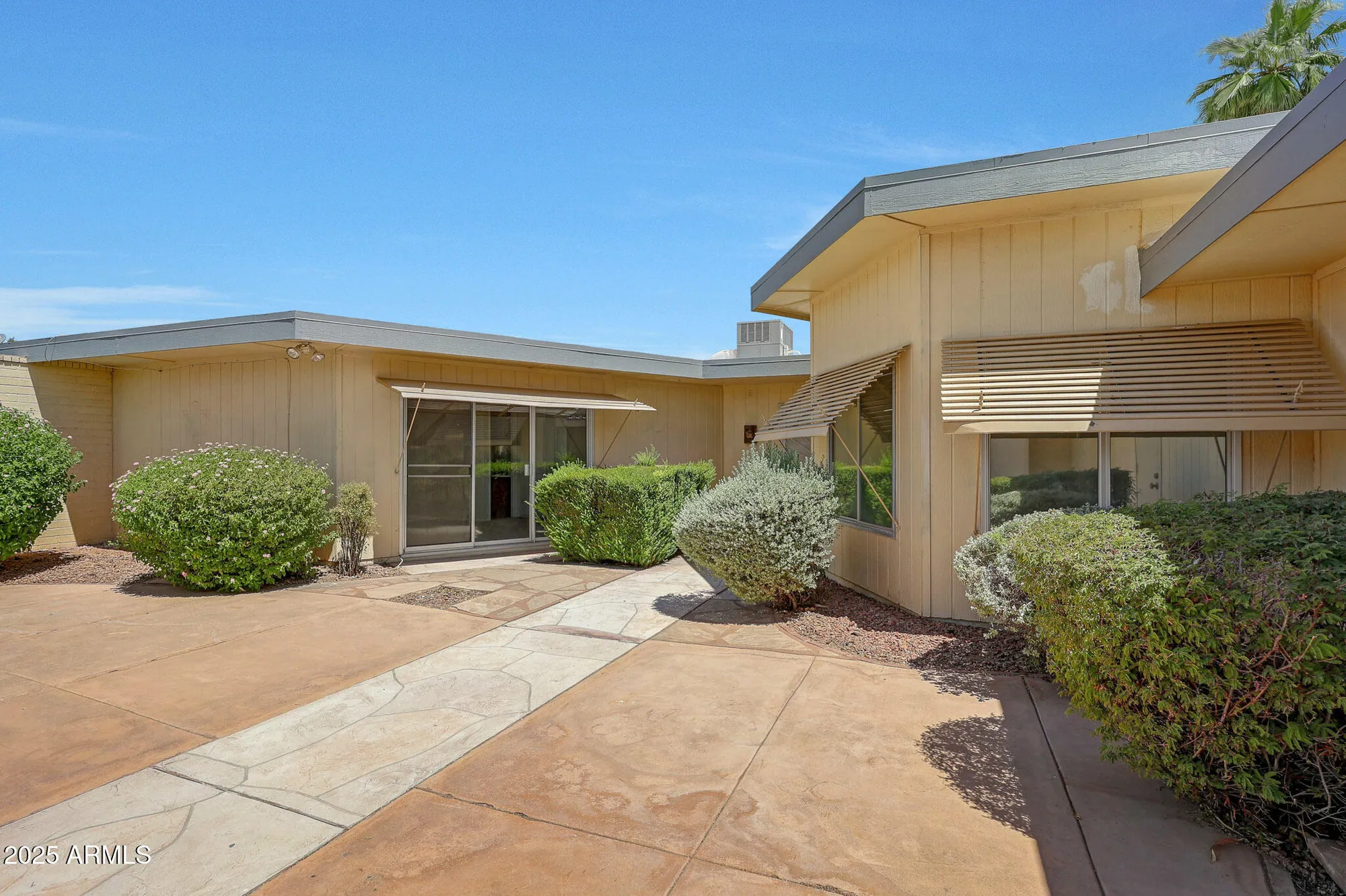 Property Slideshow image 4 of 41 | 10614 w emerald pt, Sun City, AZ, 85351