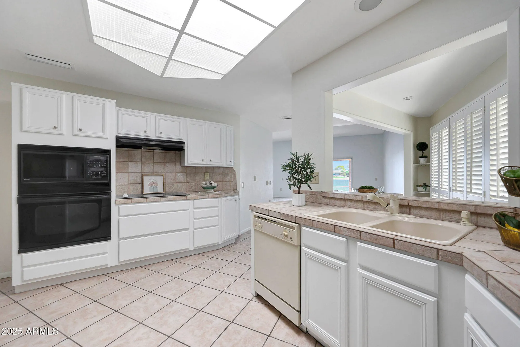 Property Slideshow image 10 of 41 | 10614 w emerald pt, Sun City, AZ, 85351