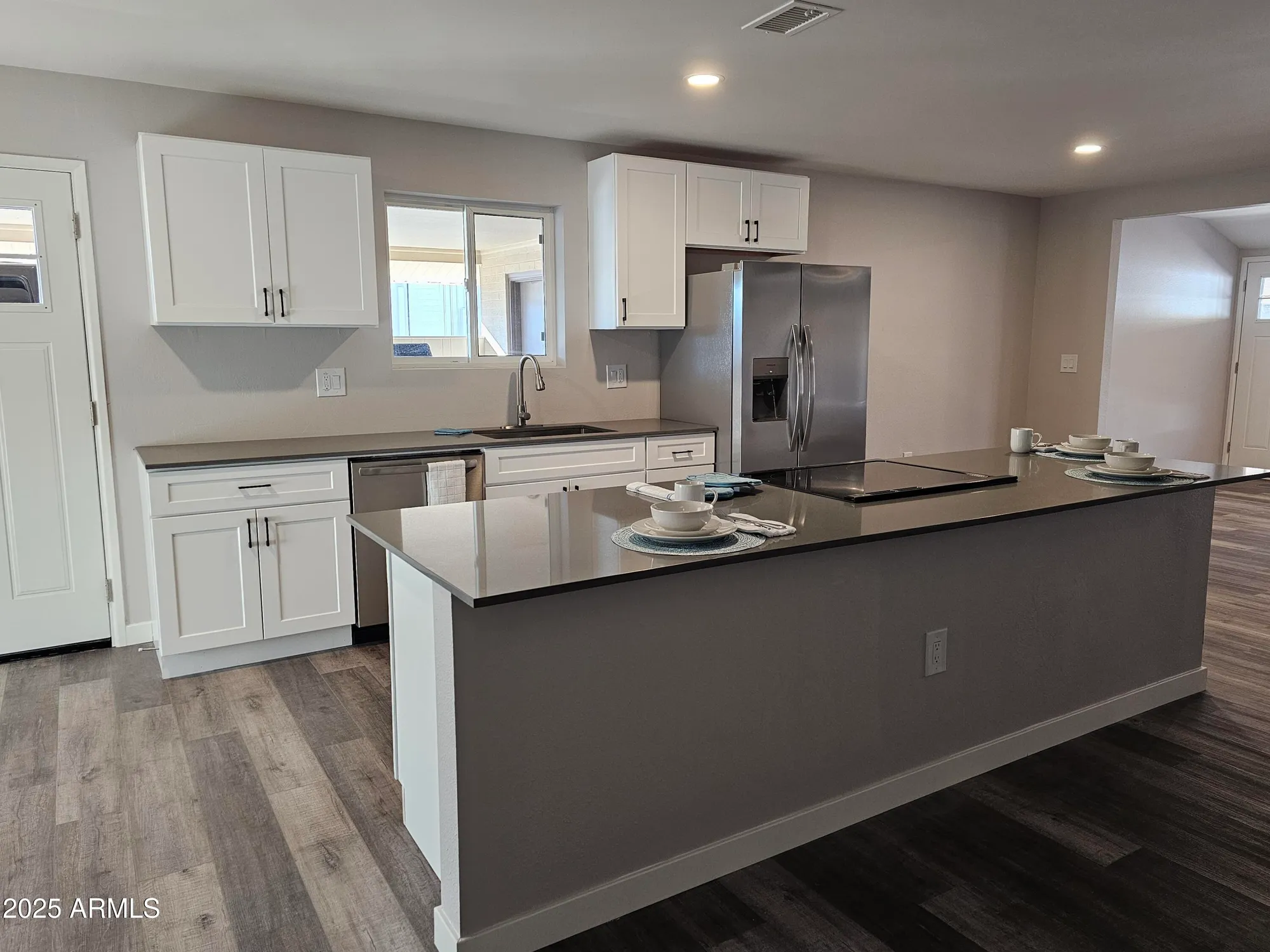 Property Slideshow image 6 of 15 | 10440 w cheryl dr, Sun City, AZ, 85351