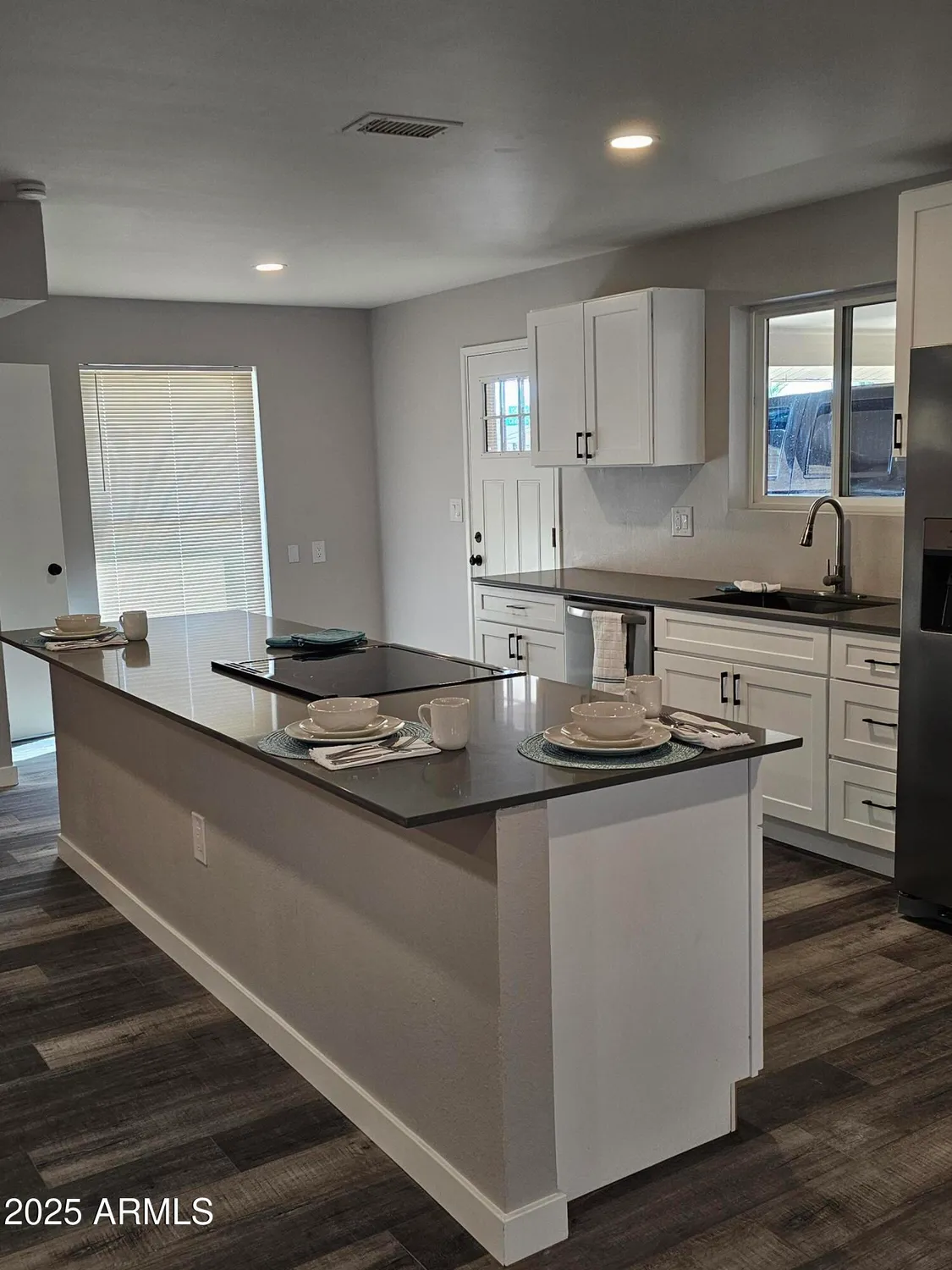 Property Slideshow image 5 of 15 | 10440 w cheryl dr, Sun City, AZ, 85351