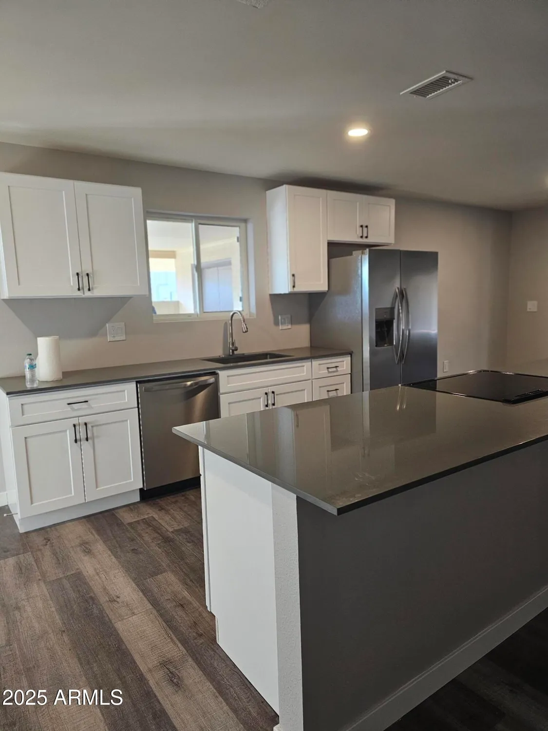 Property Slideshow image 4 of 15 | 10440 w cheryl dr, Sun City, AZ, 85351